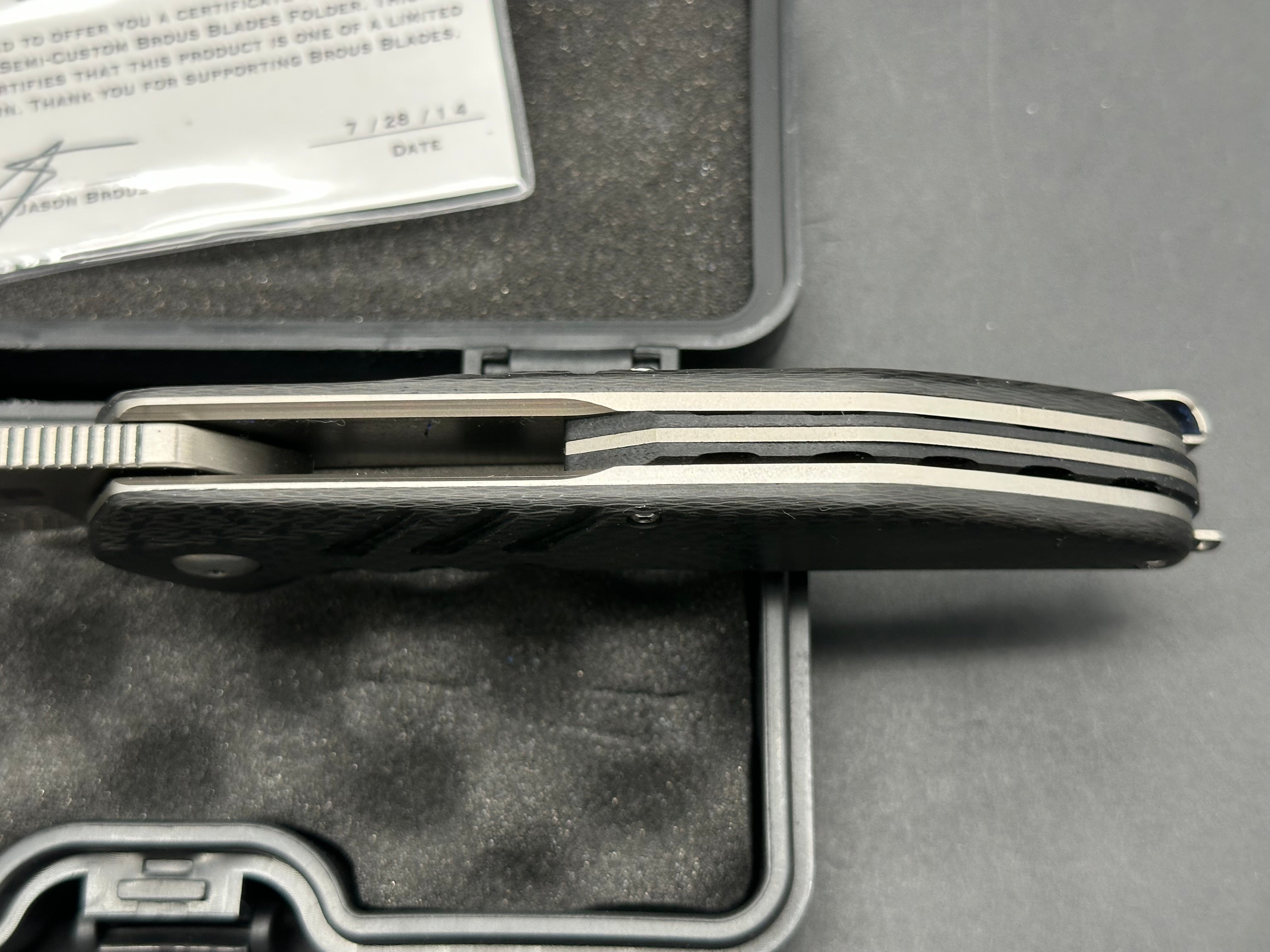 Brous Blades Strife CF scales w/D2 blade