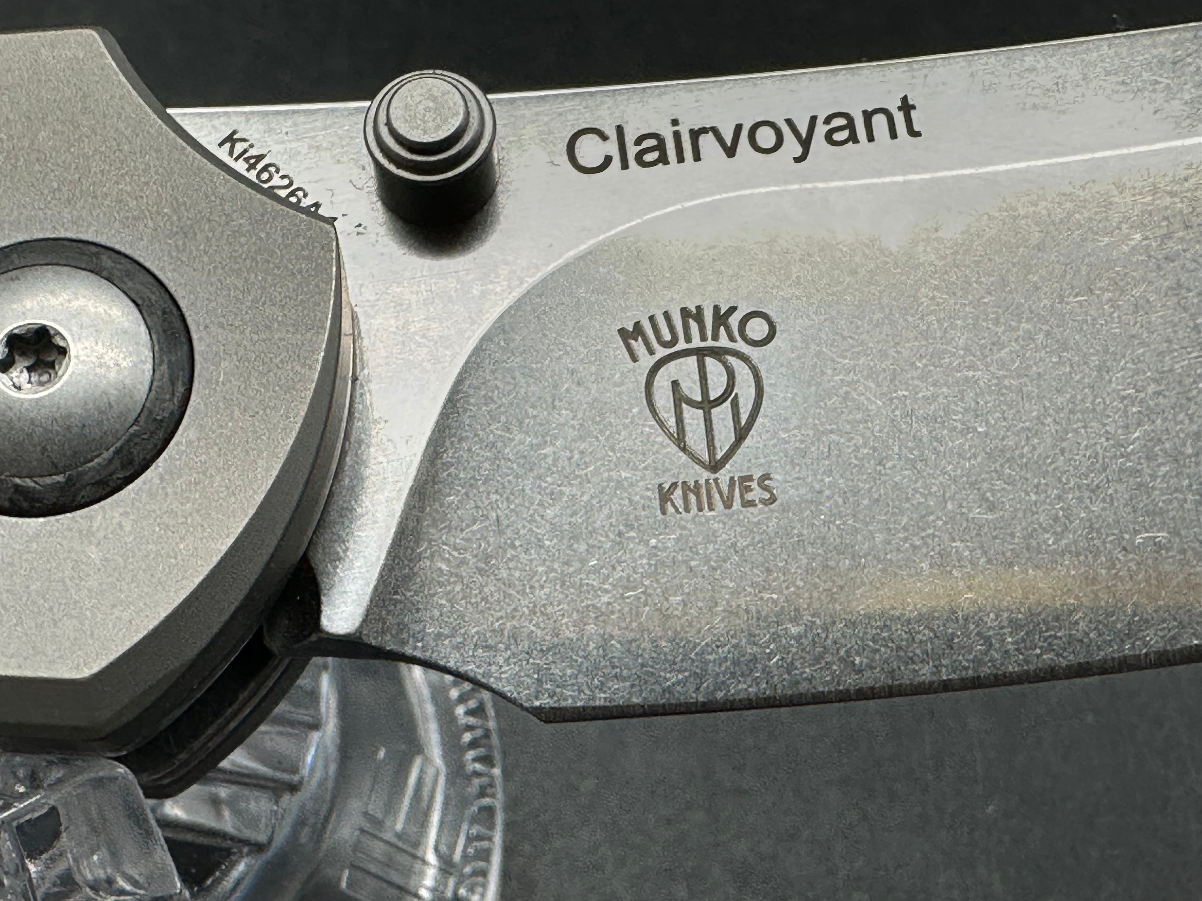 Kizer Clairvoyant 3.75 stonewashed, CPM-S35VN blade. Button lock. Titanium and carbon fiber scales
