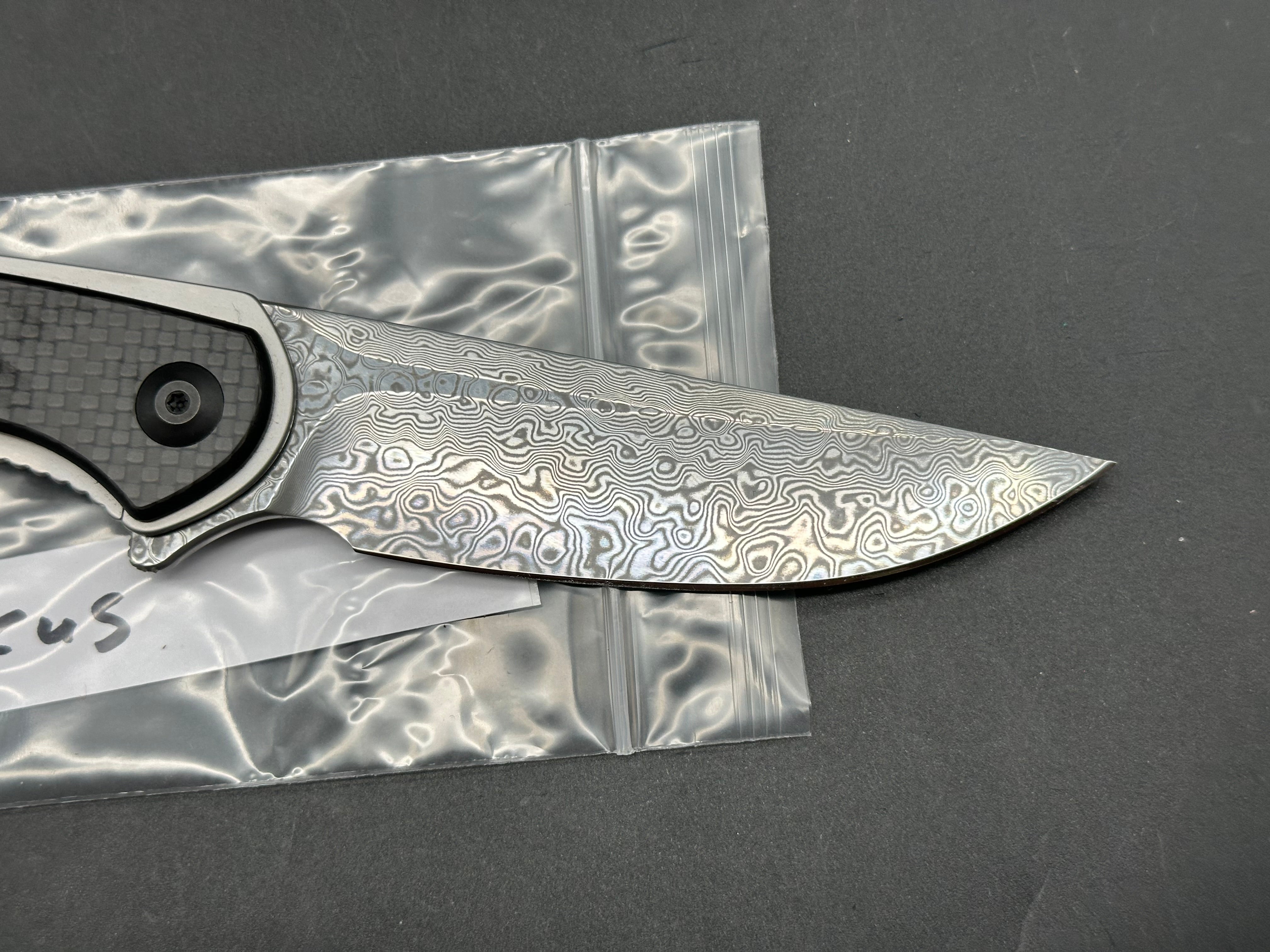 Civivi Asticus CF/G10 scales w/Damascus blade