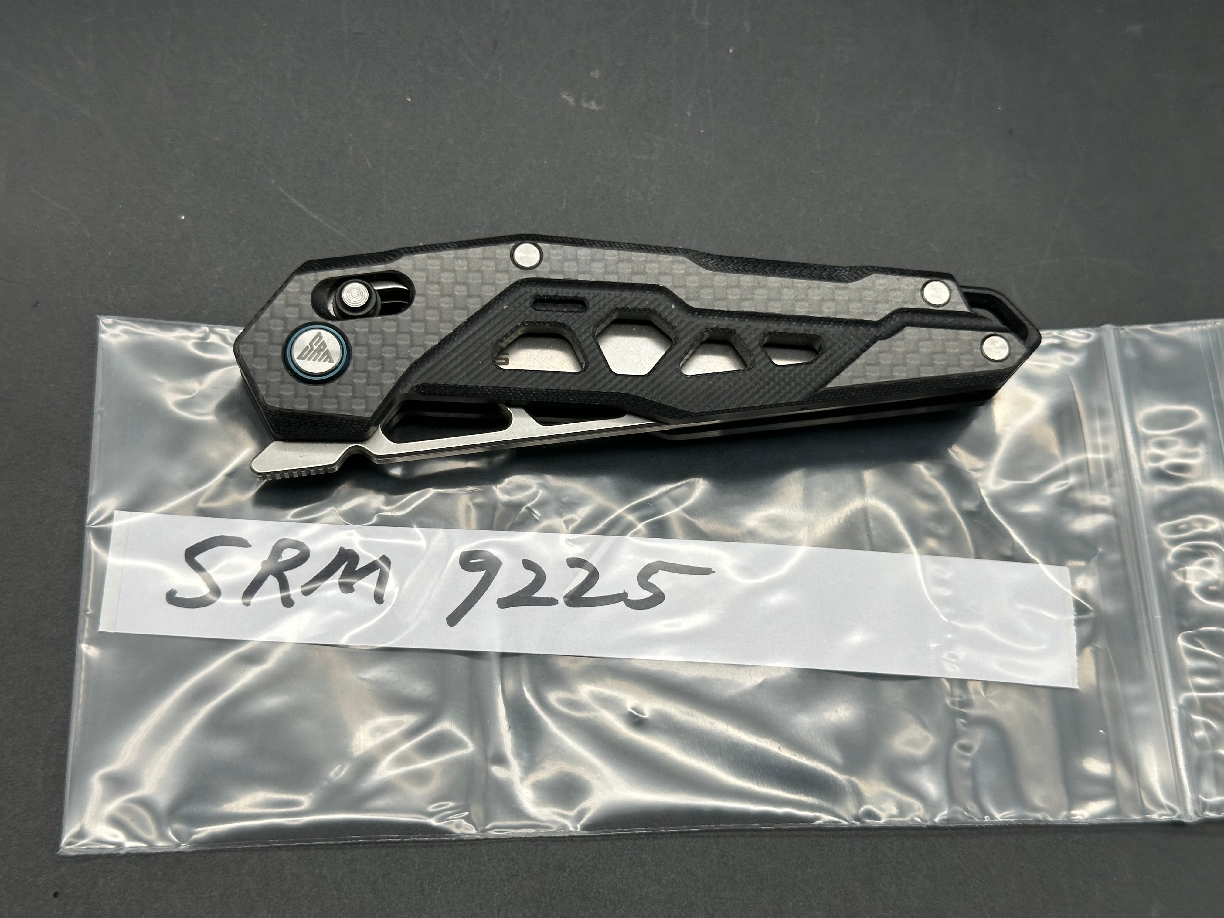 SRM Knives Mecha model 9225 CF/G10 scales w/D2 blade