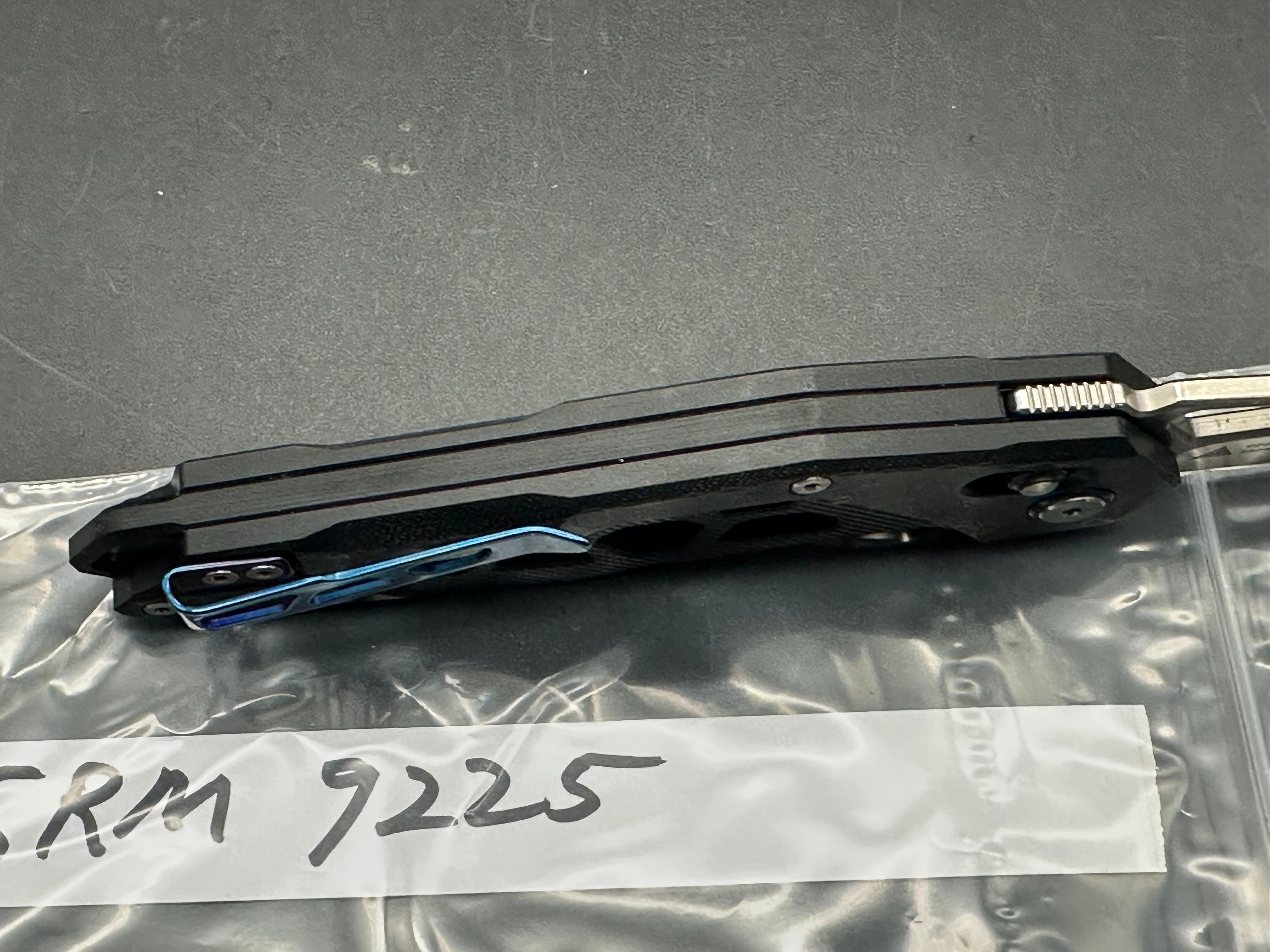 SRM Knives Mecha model 9225 CF/G10 scales w/D2 blade