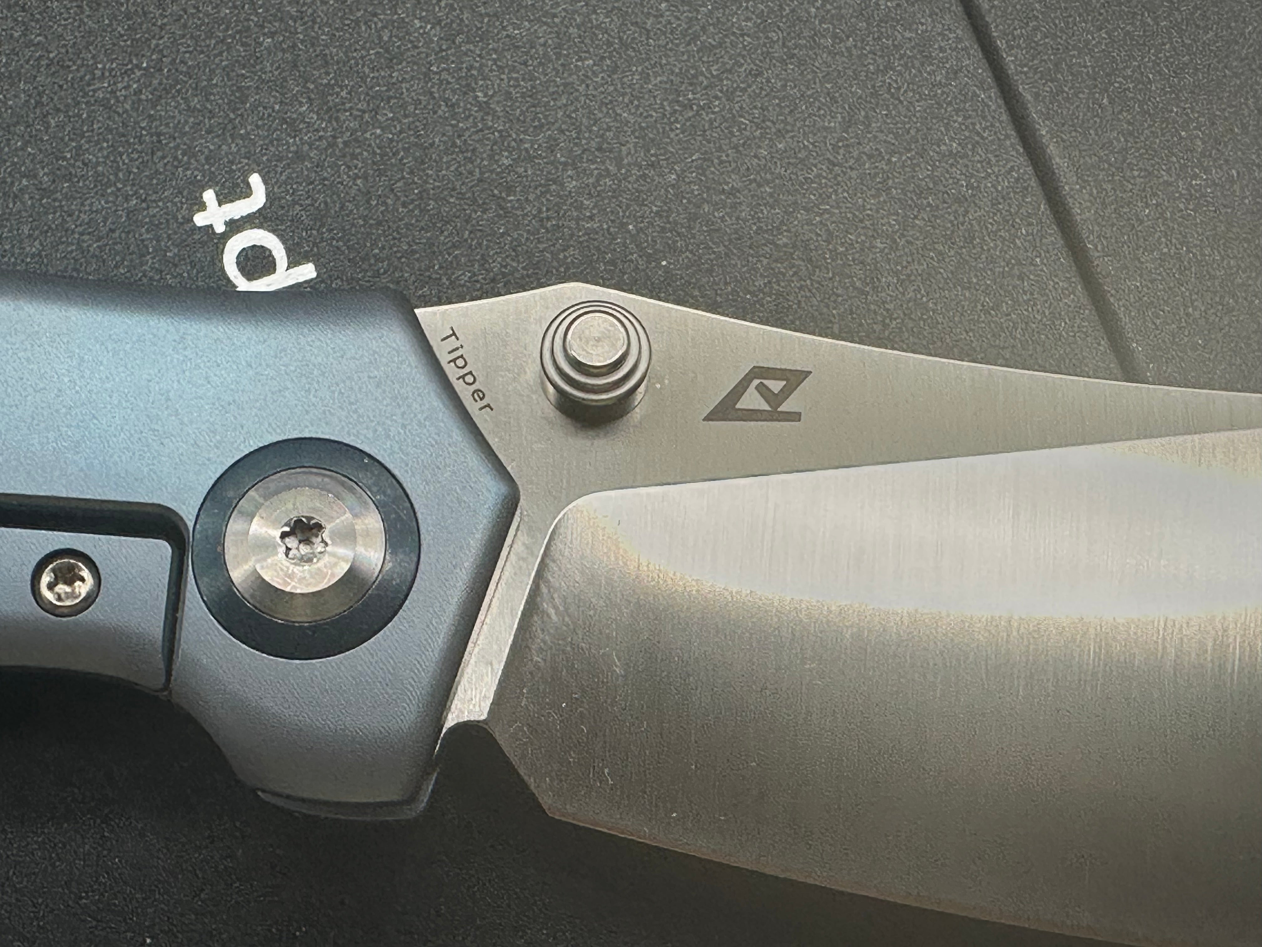 KANSEPT TIPPER FOLDING KNIFE BLUE TITANIUM HANDLE S35VN WHARNCLIFFE PLAIN EDGE