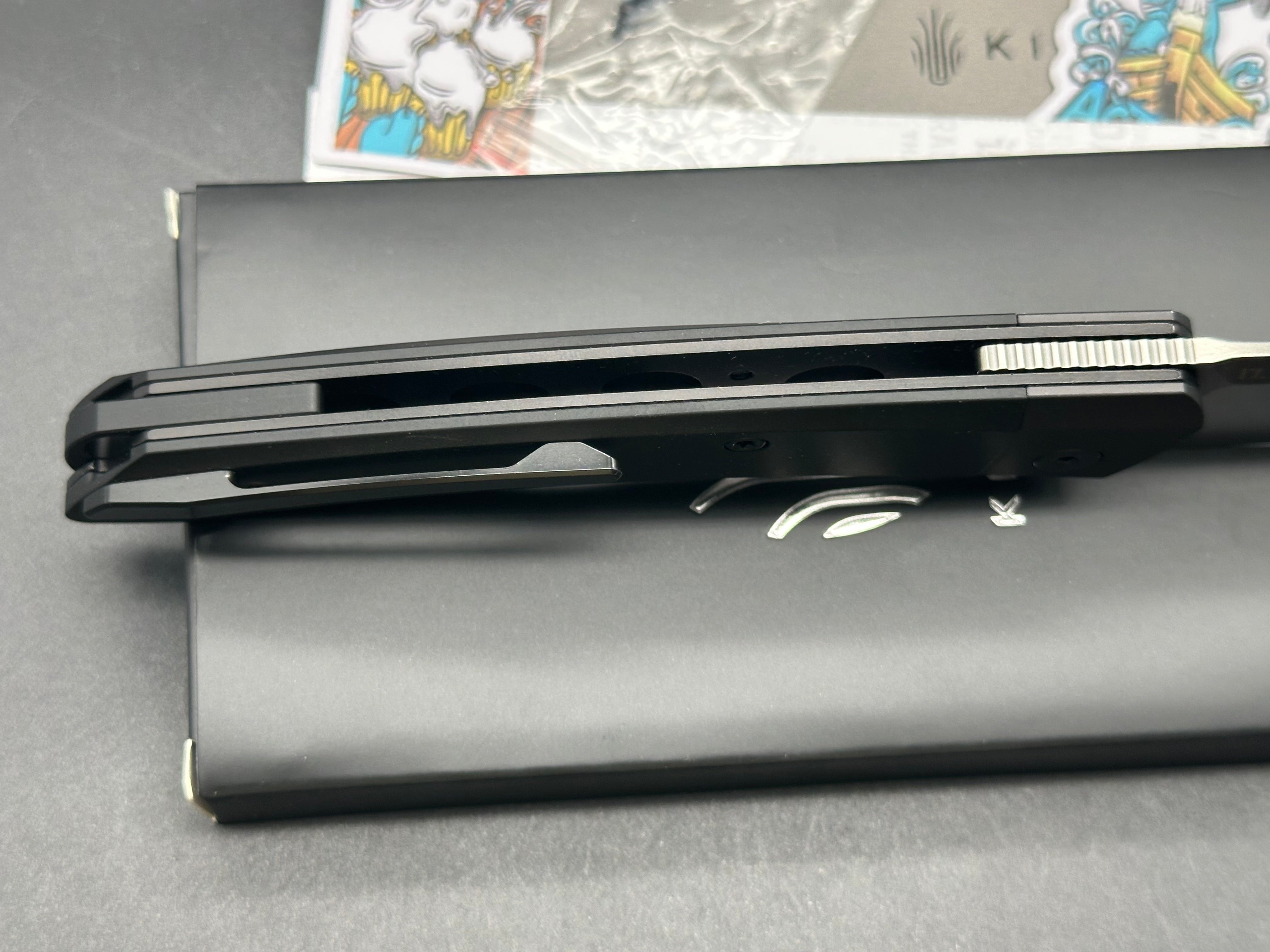 Kizer Momo Liner Lock Knife Black Aluminum (4.2" Satin)