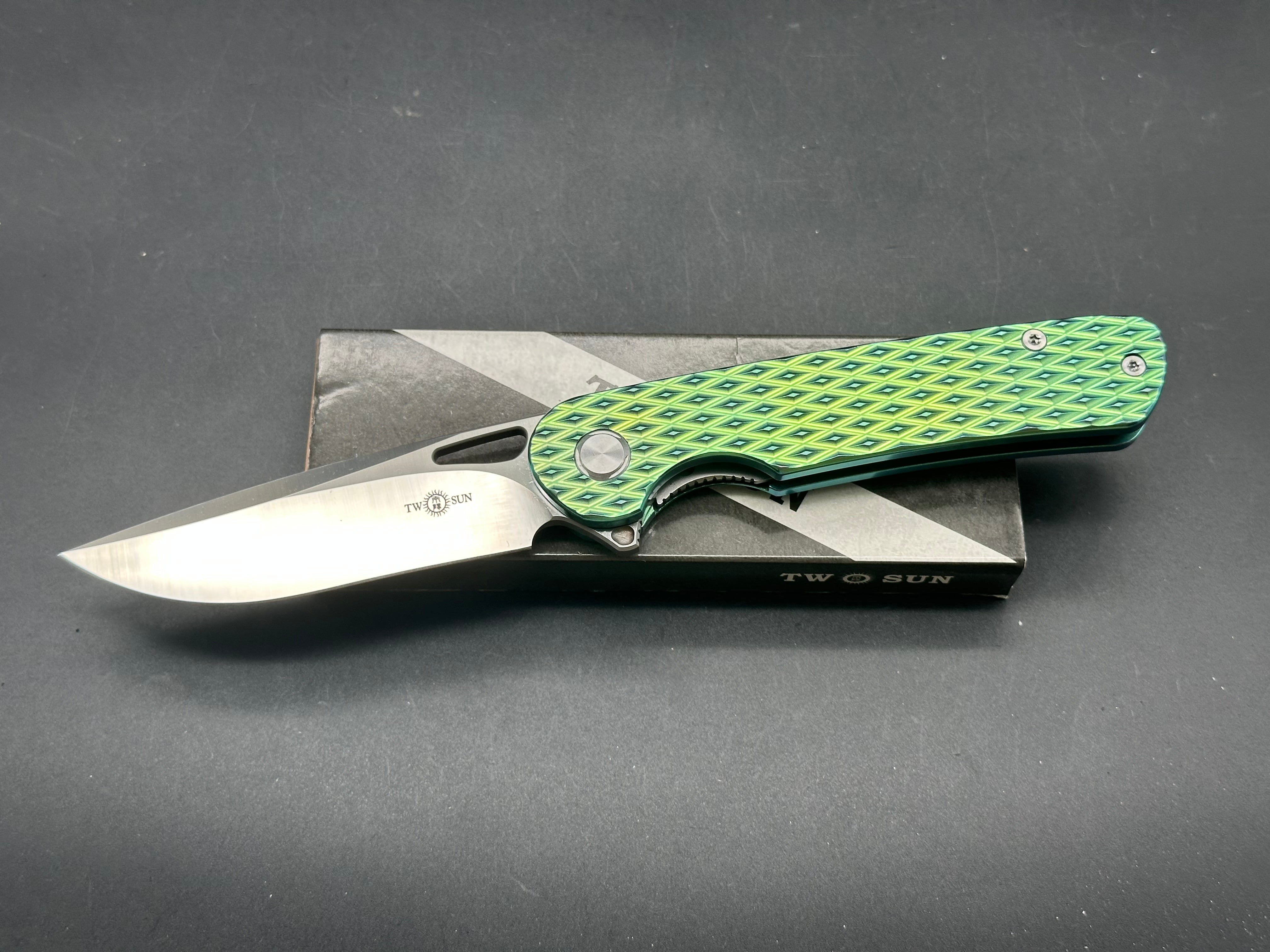 TWOSUN TEPE GREEN TITANIUM HANDLE M390 PLAIN EDGE TS328-GRN