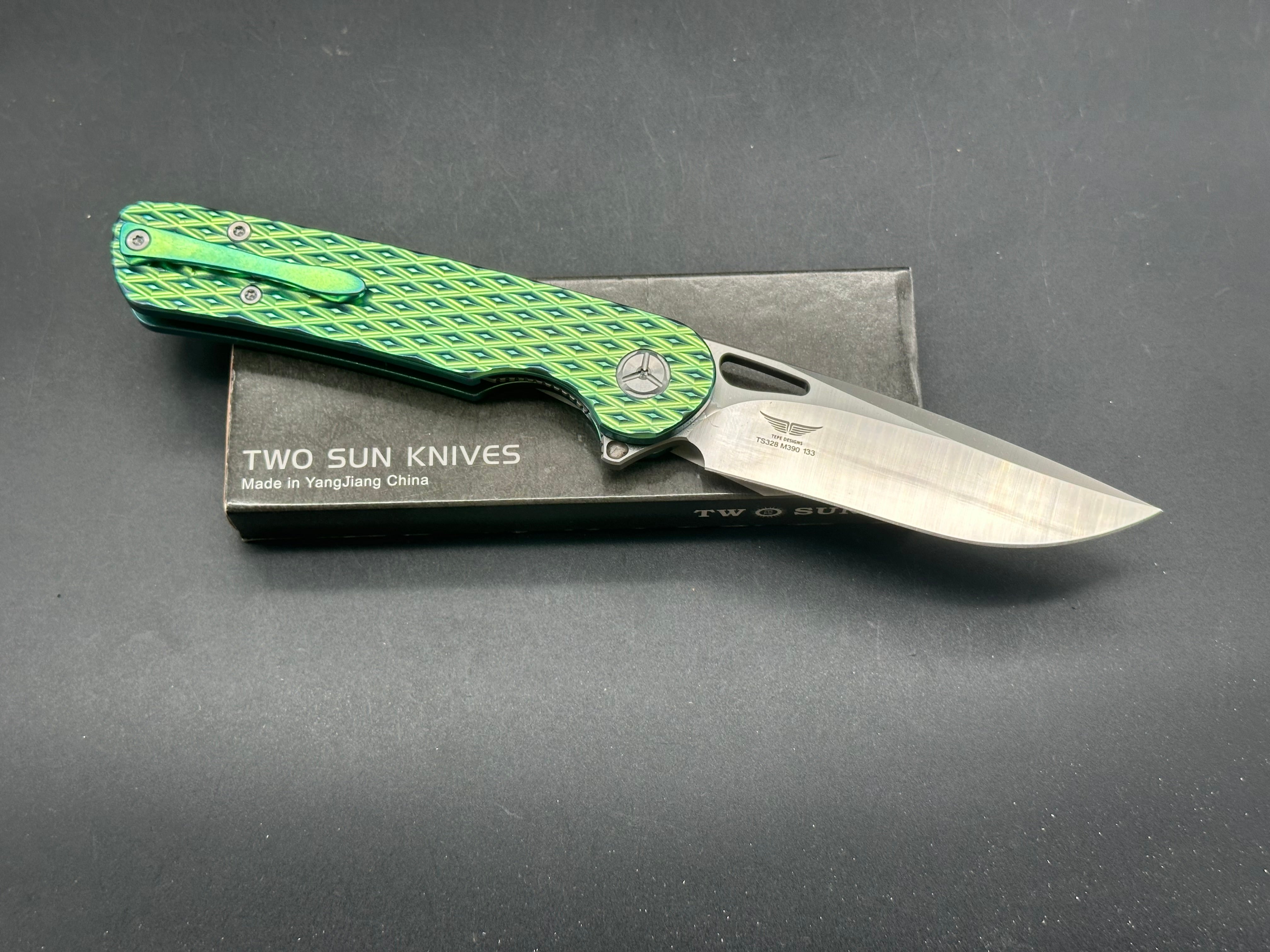 TWOSUN TEPE GREEN TITANIUM HANDLE M390 PLAIN EDGE TS328-GRN