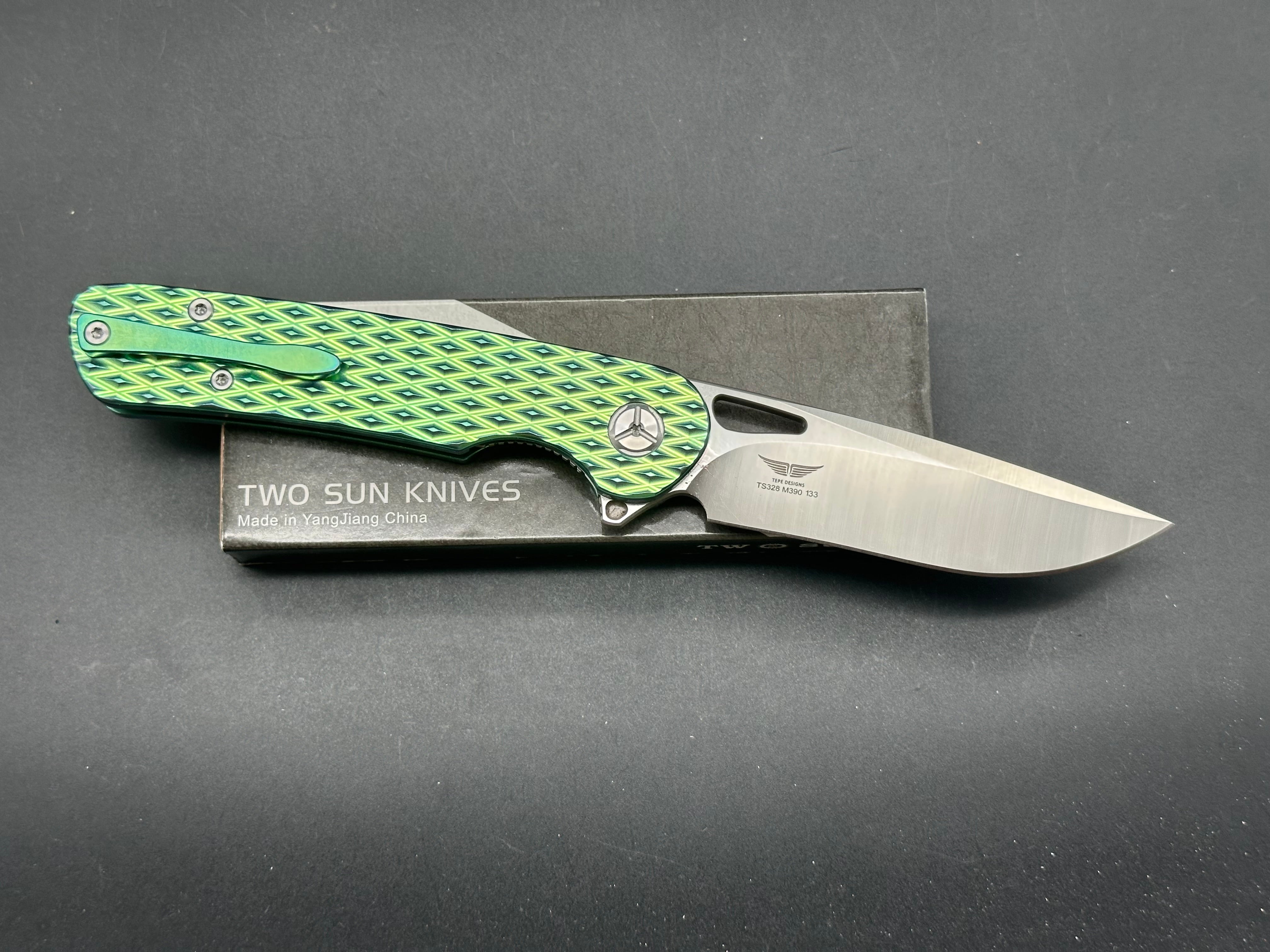 TWOSUN TEPE GREEN TITANIUM HANDLE M390 PLAIN EDGE TS328-GRN