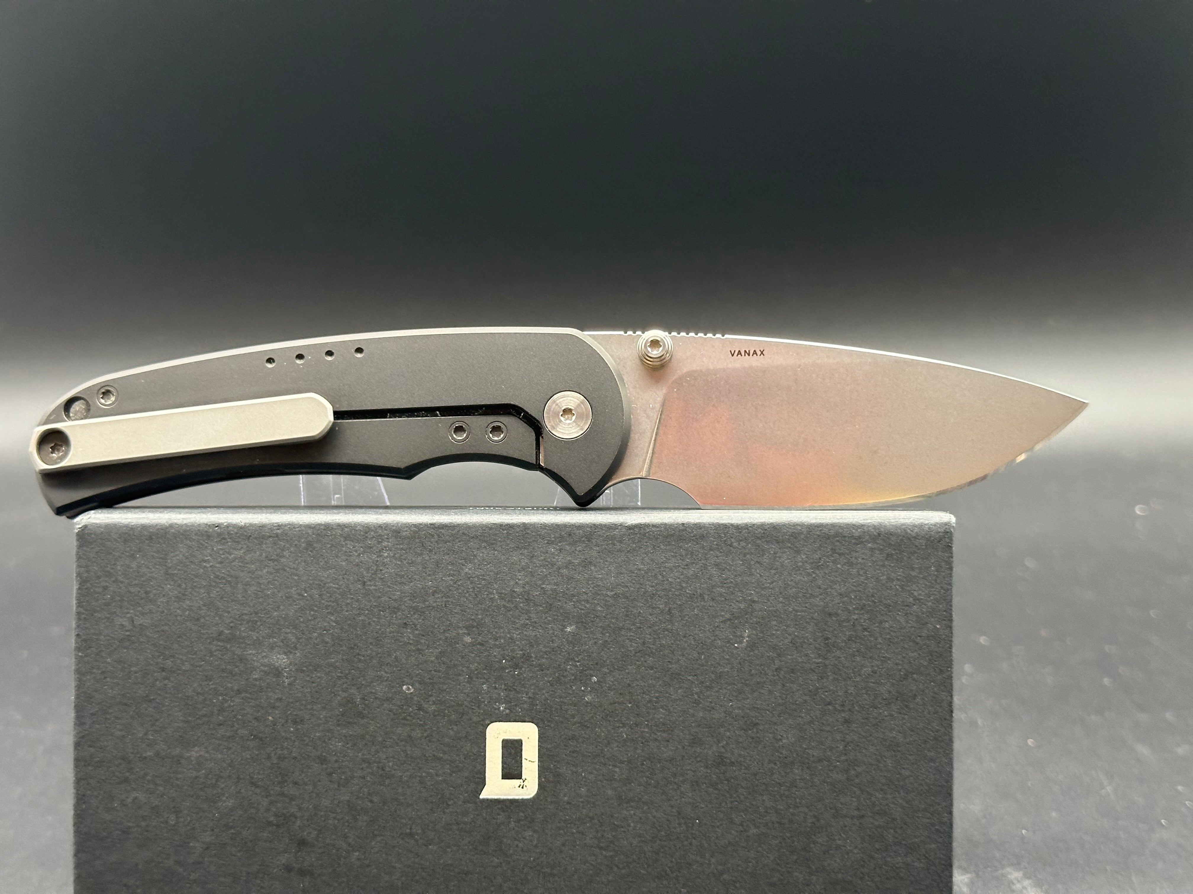 Quiet Carry The Drift stonewashed Vanax superclean blade knurled titanium handle