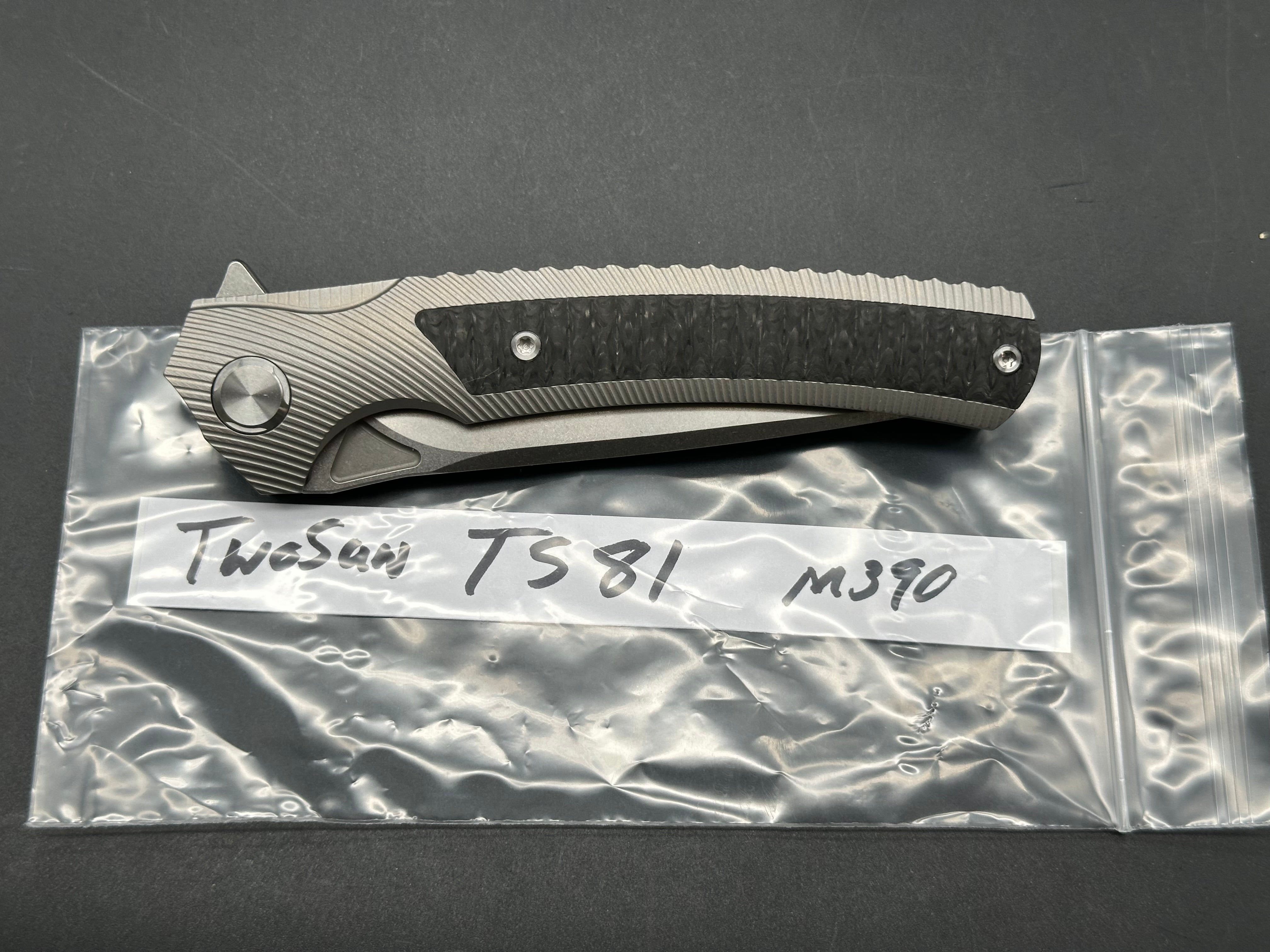 TwoSun TS81 titanium/CF scales w/M390 blade