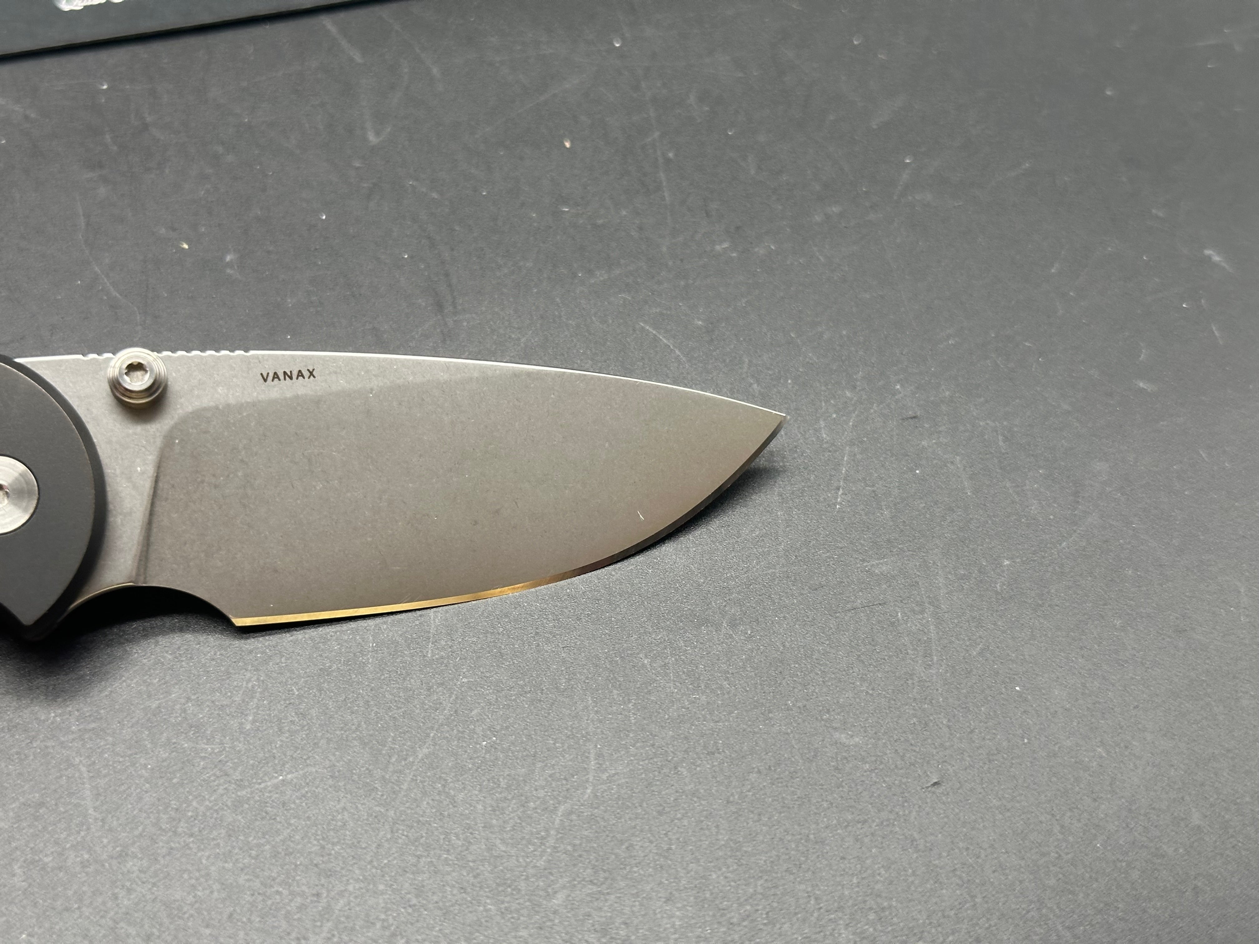 Quiet Carry The Drift stonewashed Vanax superclean blade knurled titanium handle