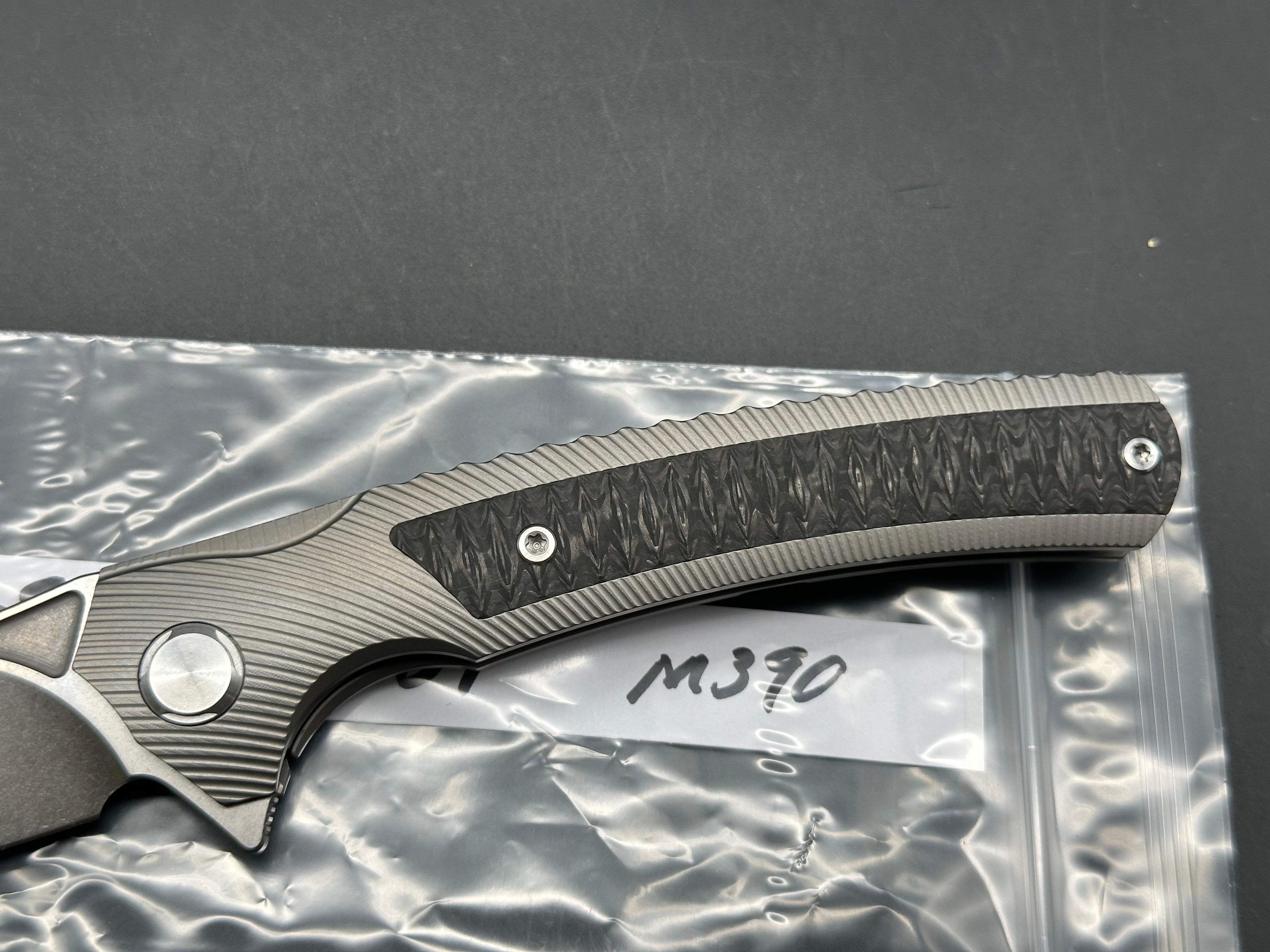 TwoSun TS81 titanium/CF scales w/M390 blade