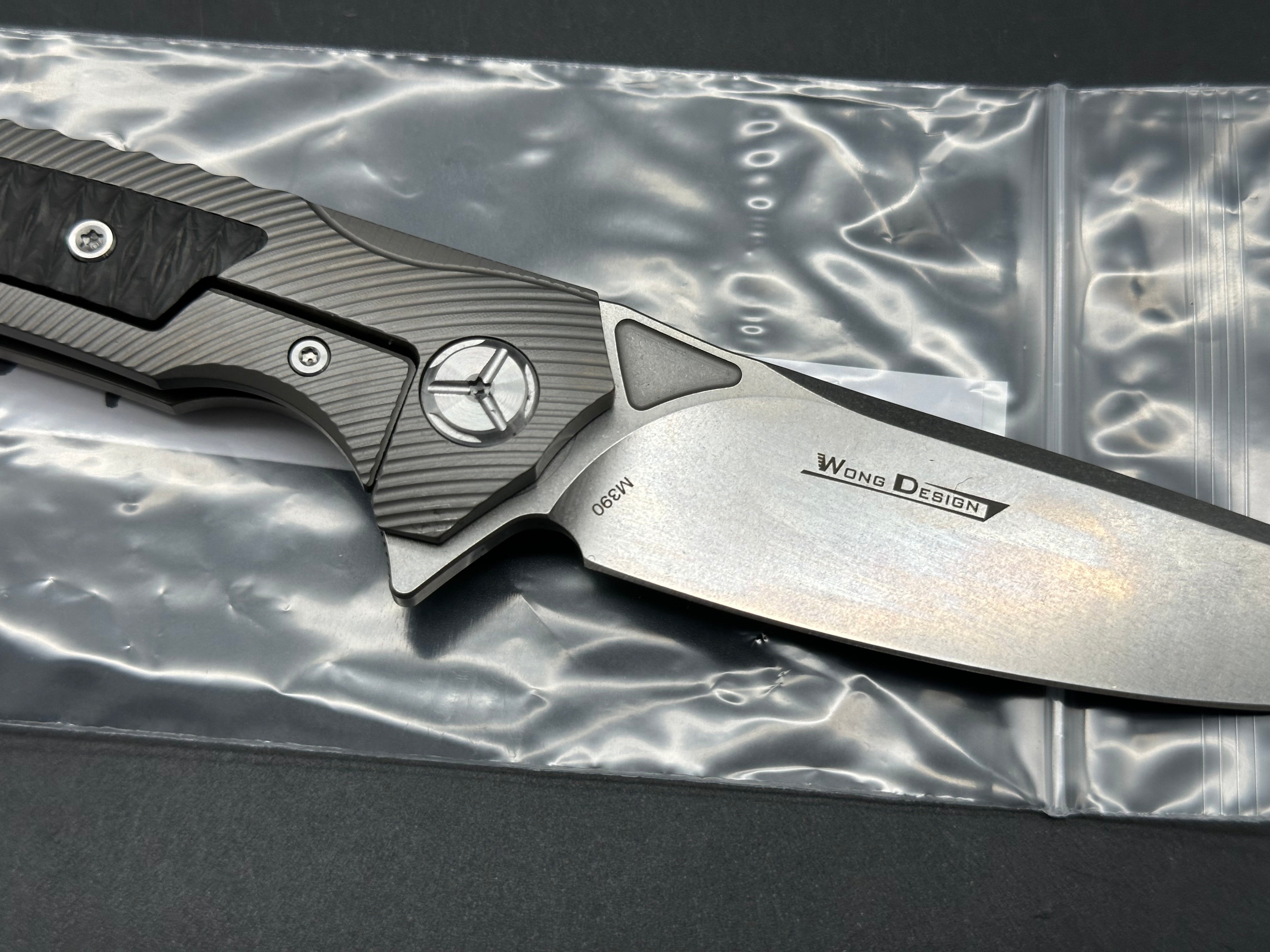 TwoSun TS81 titanium/CF scales w/M390 blade