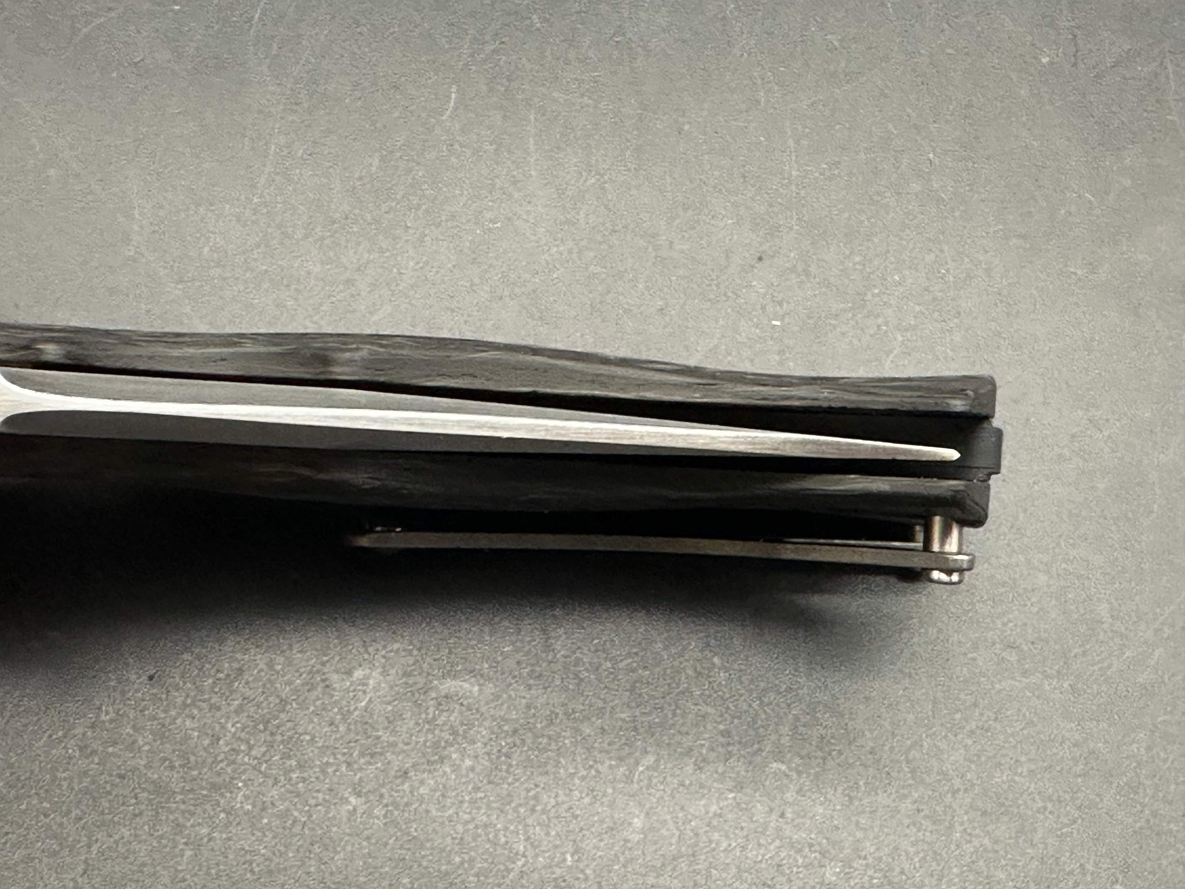Brian Tighe Tighe Fighter Carbon Fiber scales w/RWL34 Blade