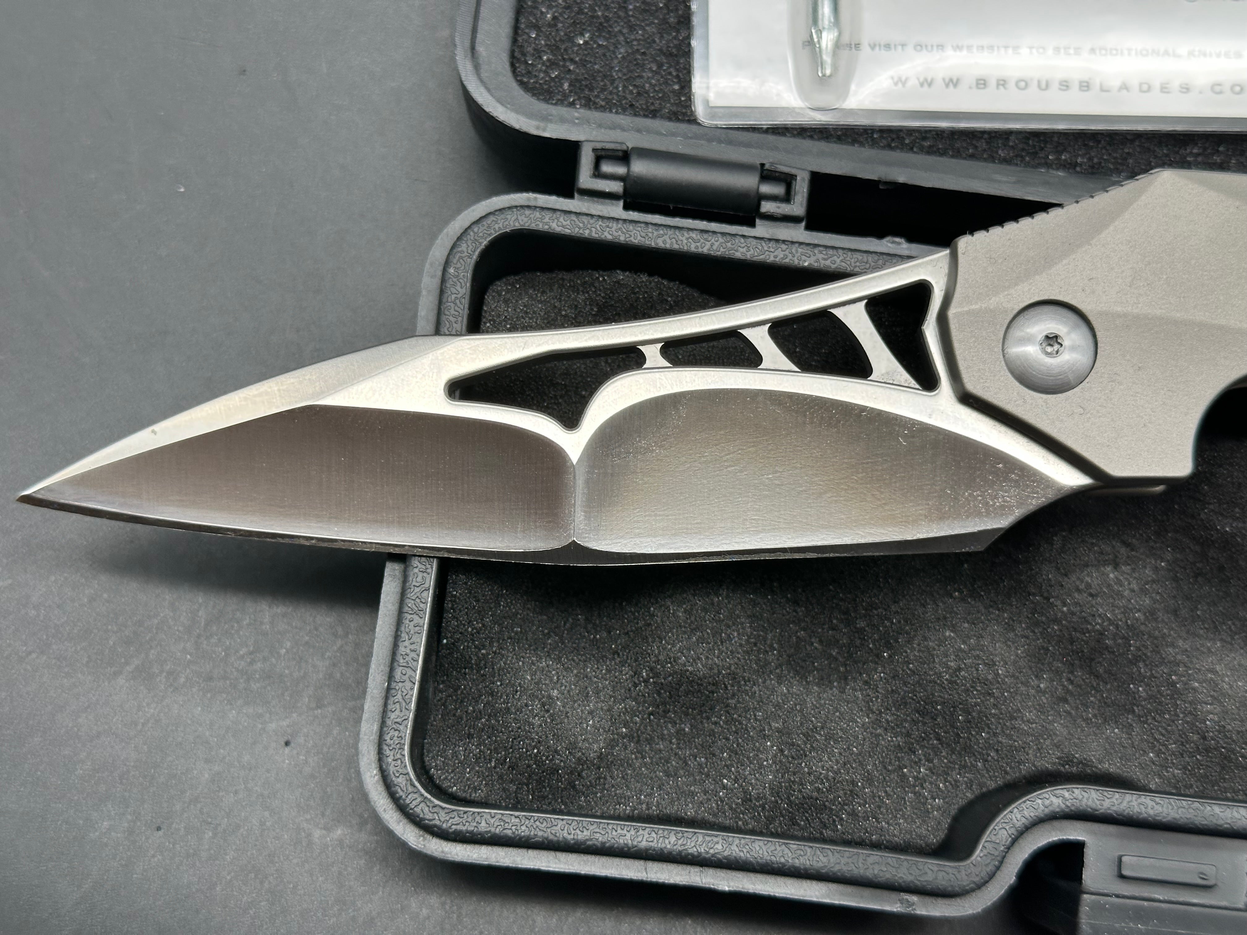 Brous Blades Raven / Elijah Isham design titanium handle w/D2 blade