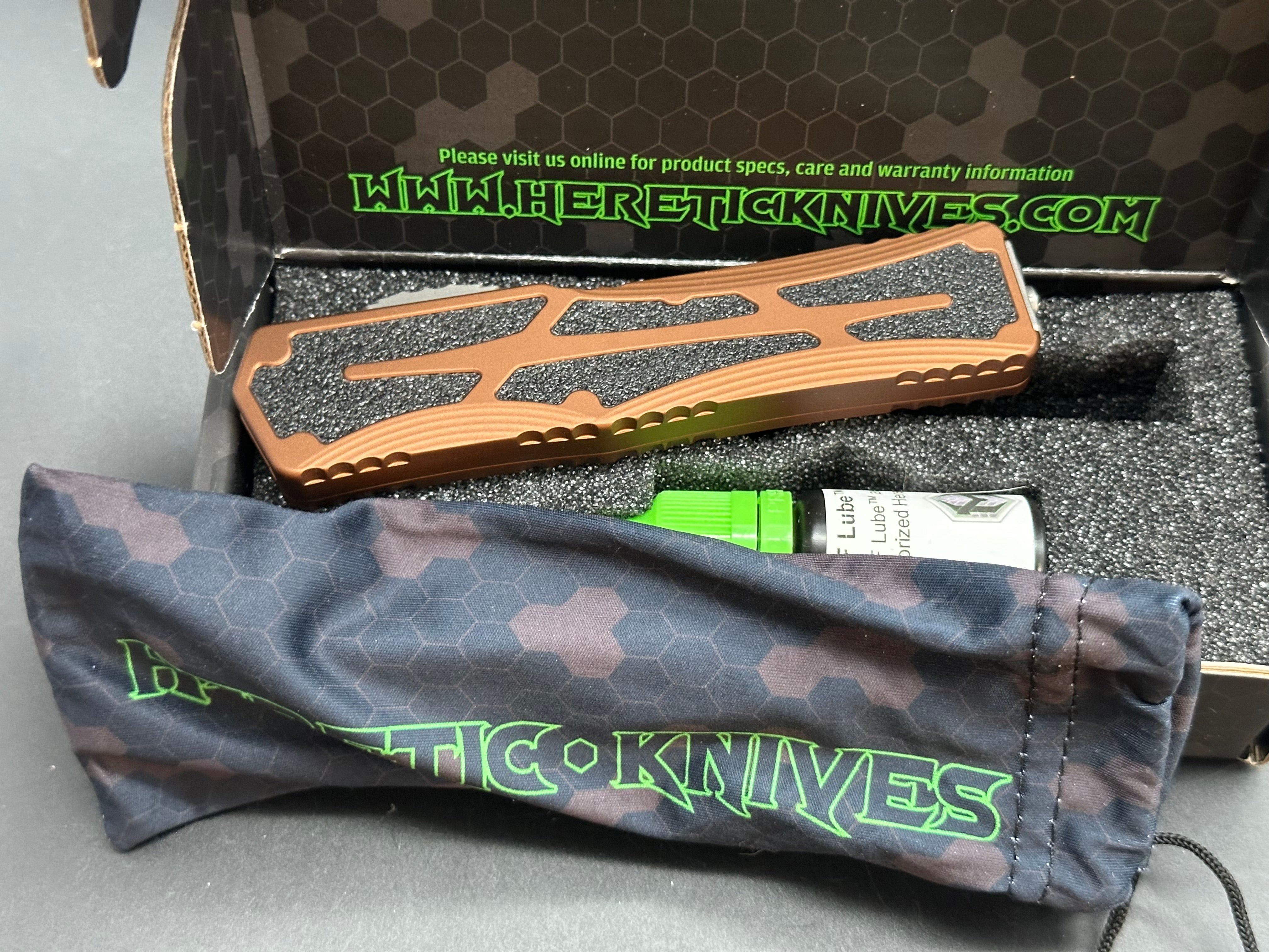 Heretic Colossus S/E Stonewash - Root Beer Handle - MagnaCut