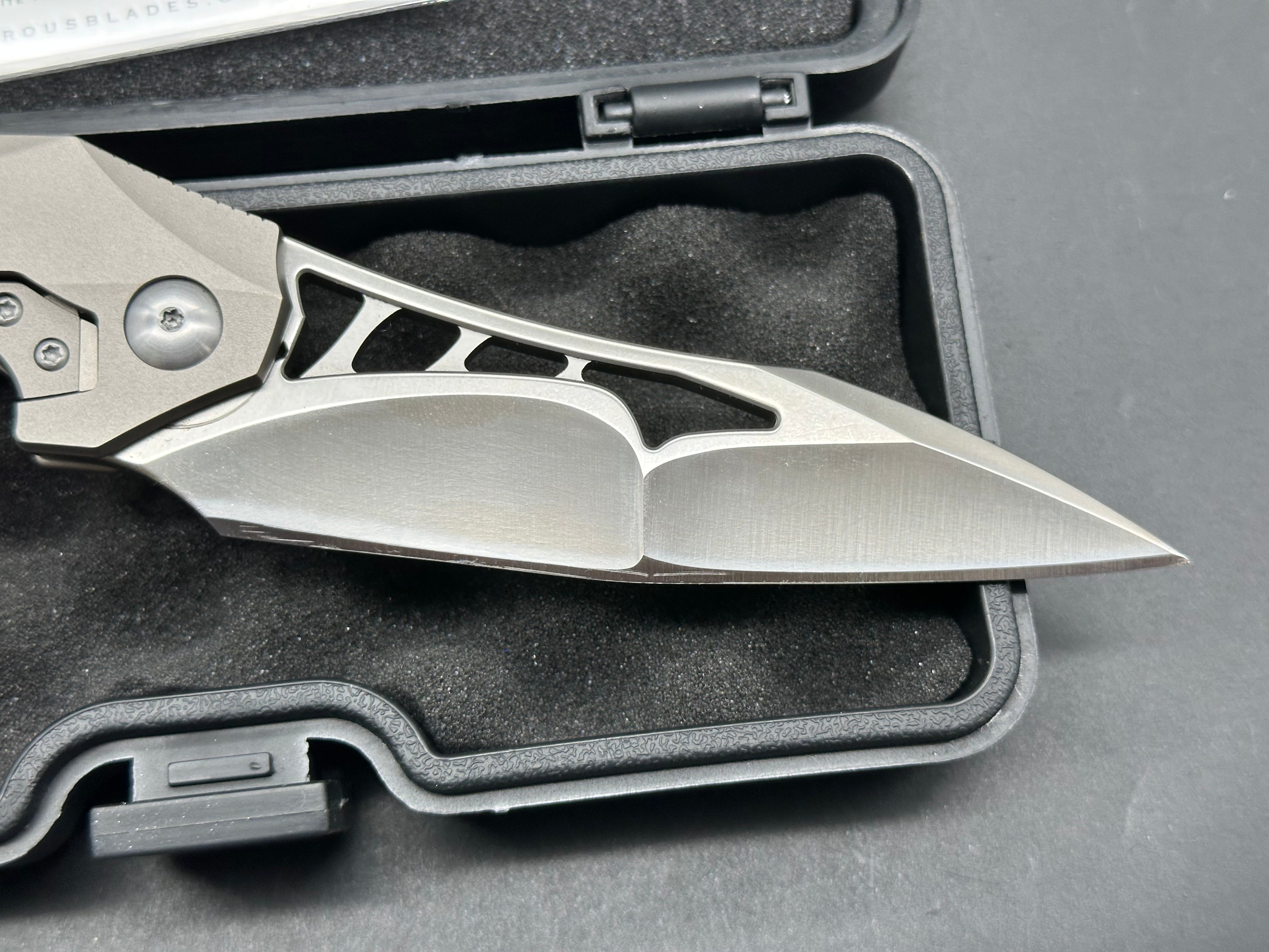 Brous Blades Raven / Elijah Isham design titanium handle w/D2 blade