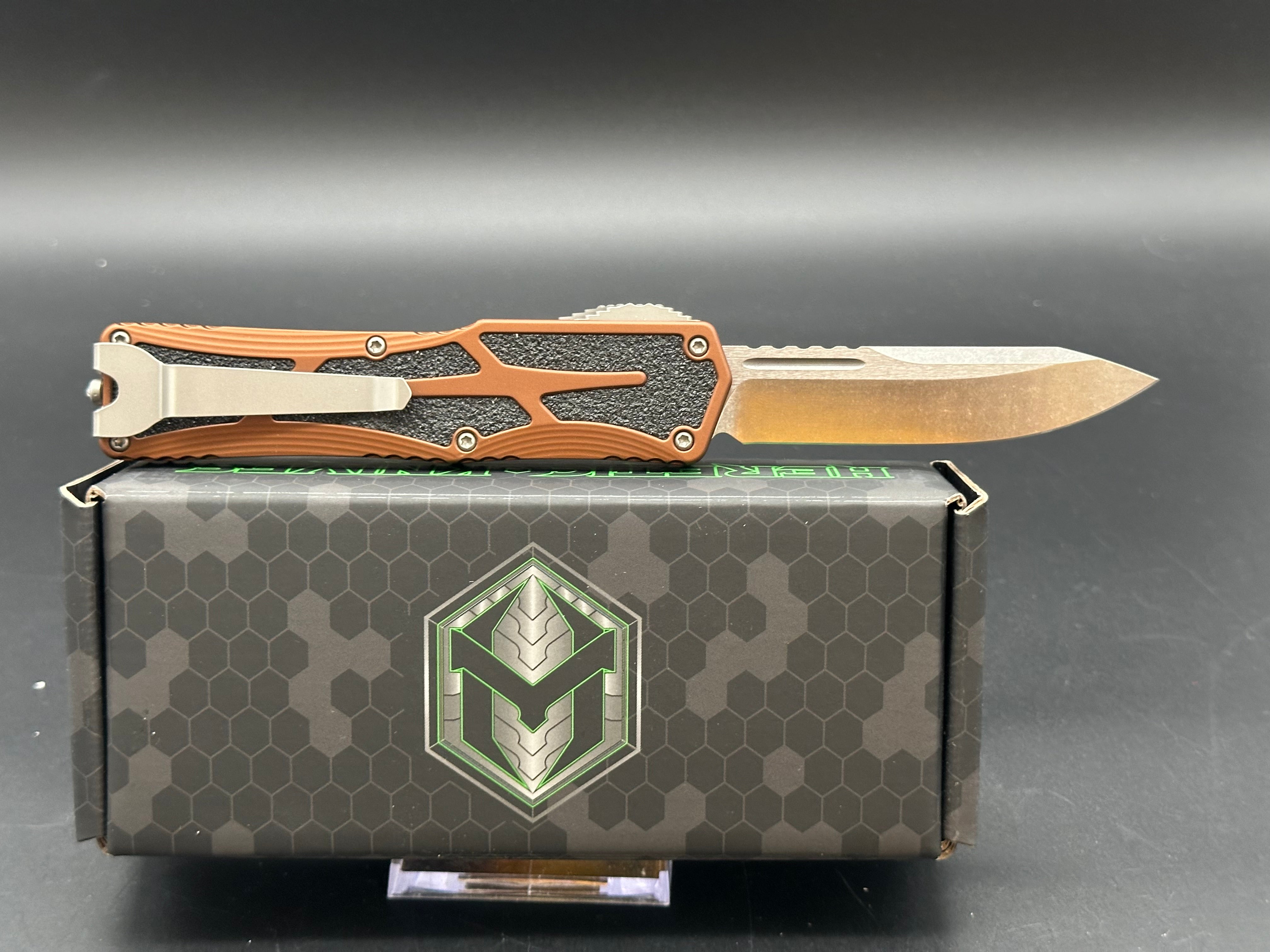 Heretic Colossus S/E Stonewash - Root Beer Handle - MagnaCut