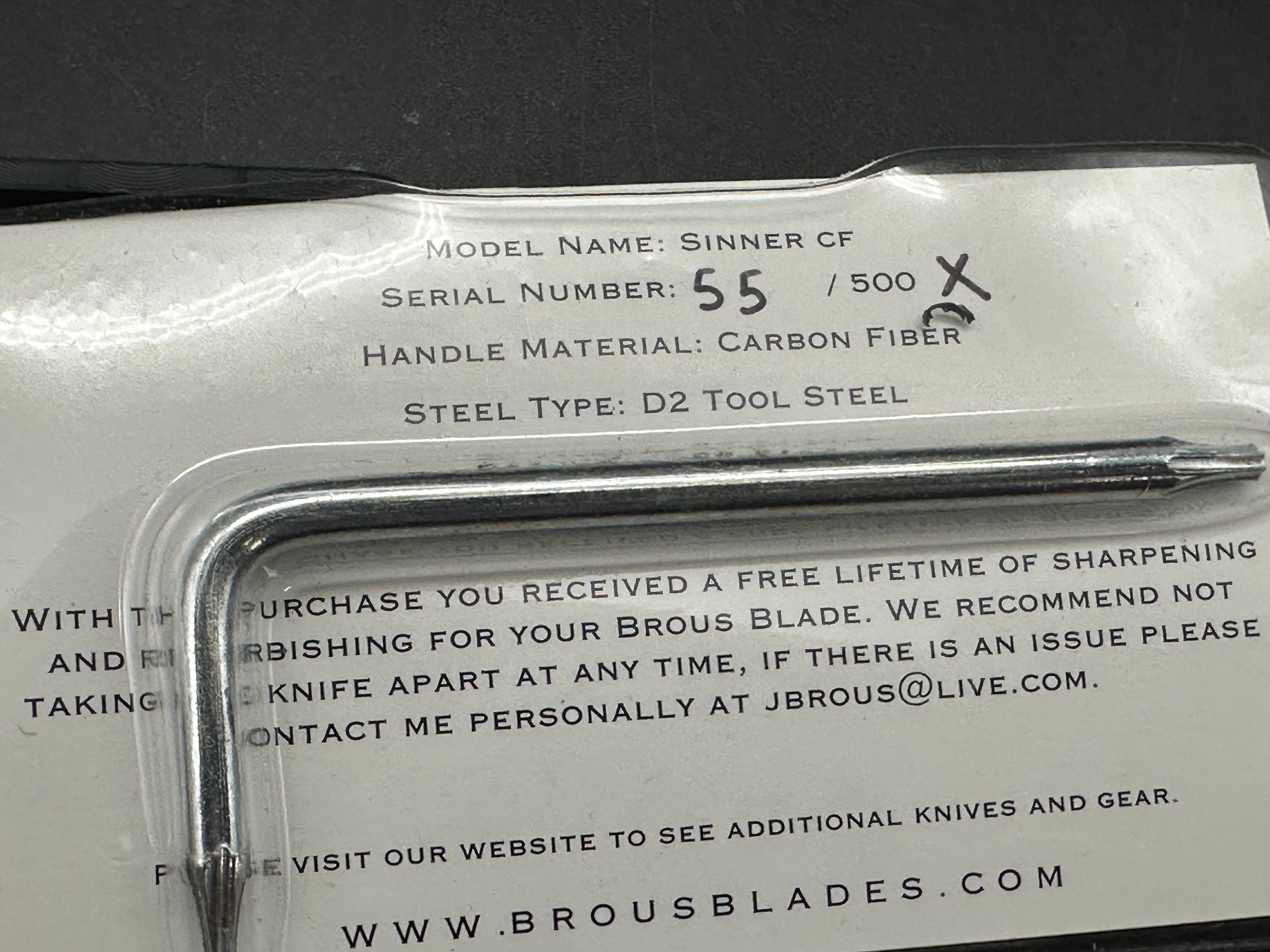 Brous Blades Sinner CF scales w/D2 blade