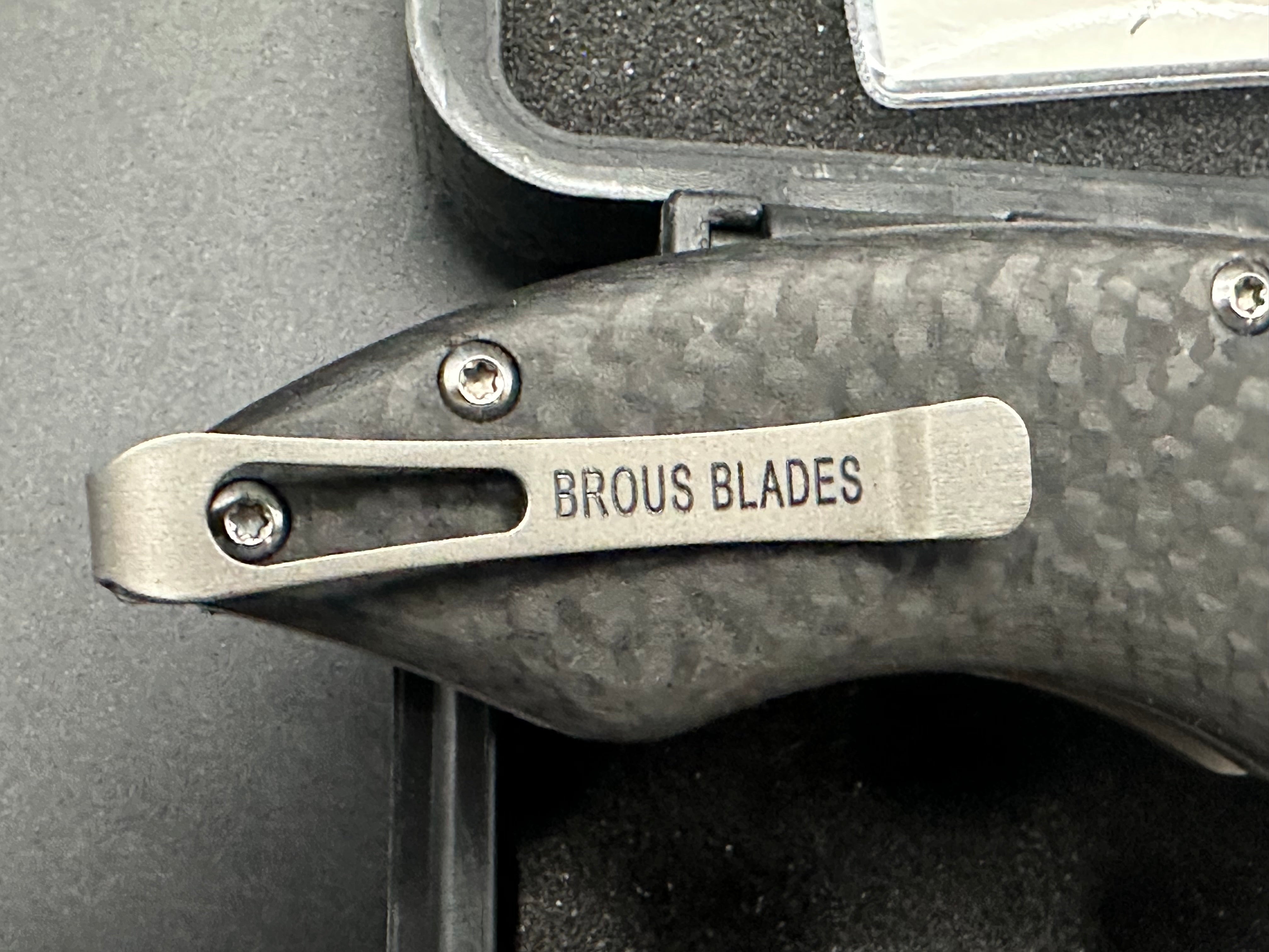 Brous Blades Sinner CF scales w/D2 blade