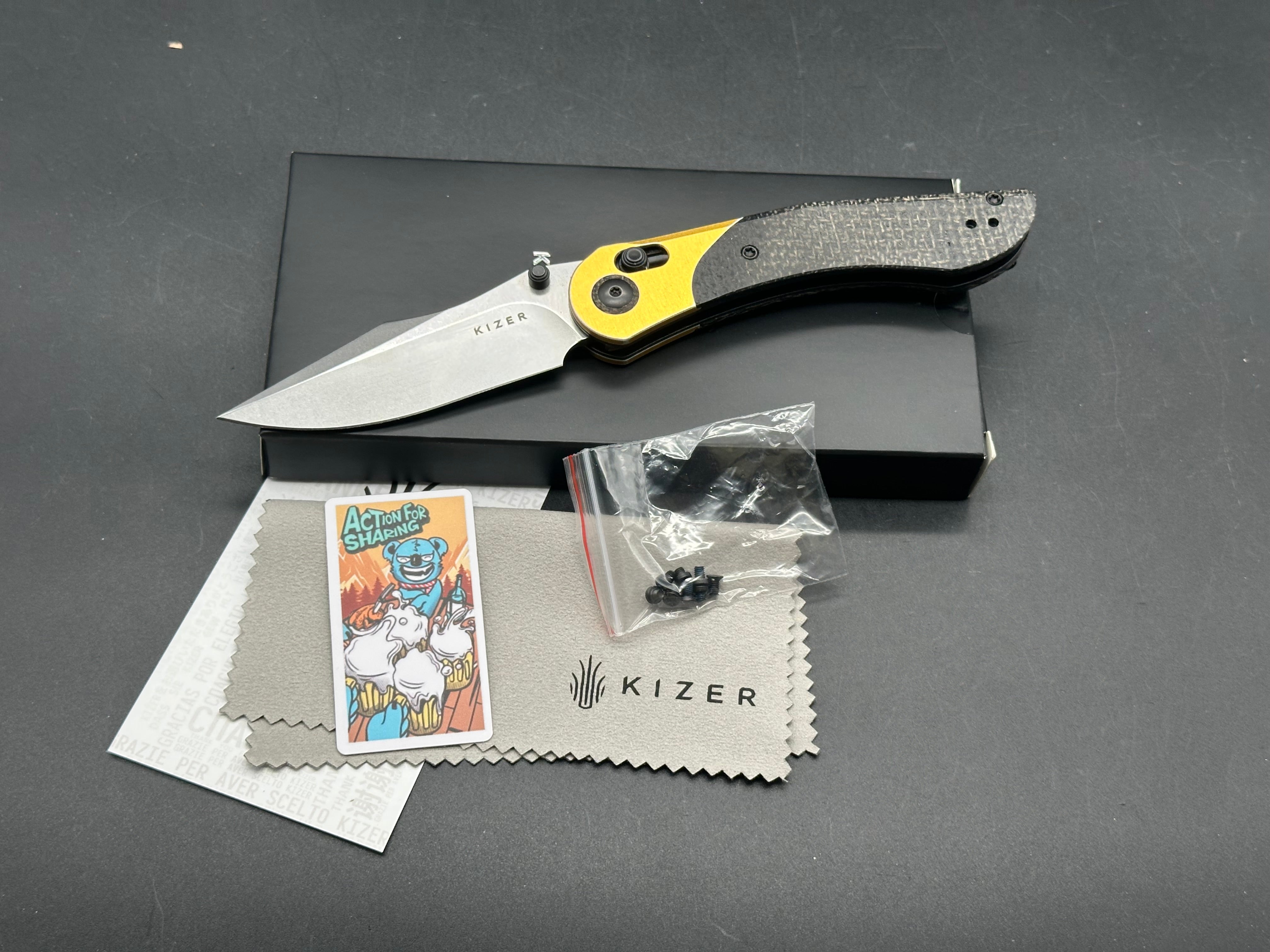 KIZER MINI MYSTIC BLACK/YELLOW ALUMINUM/BURLAP MICARTA HANDLE NITRO-V