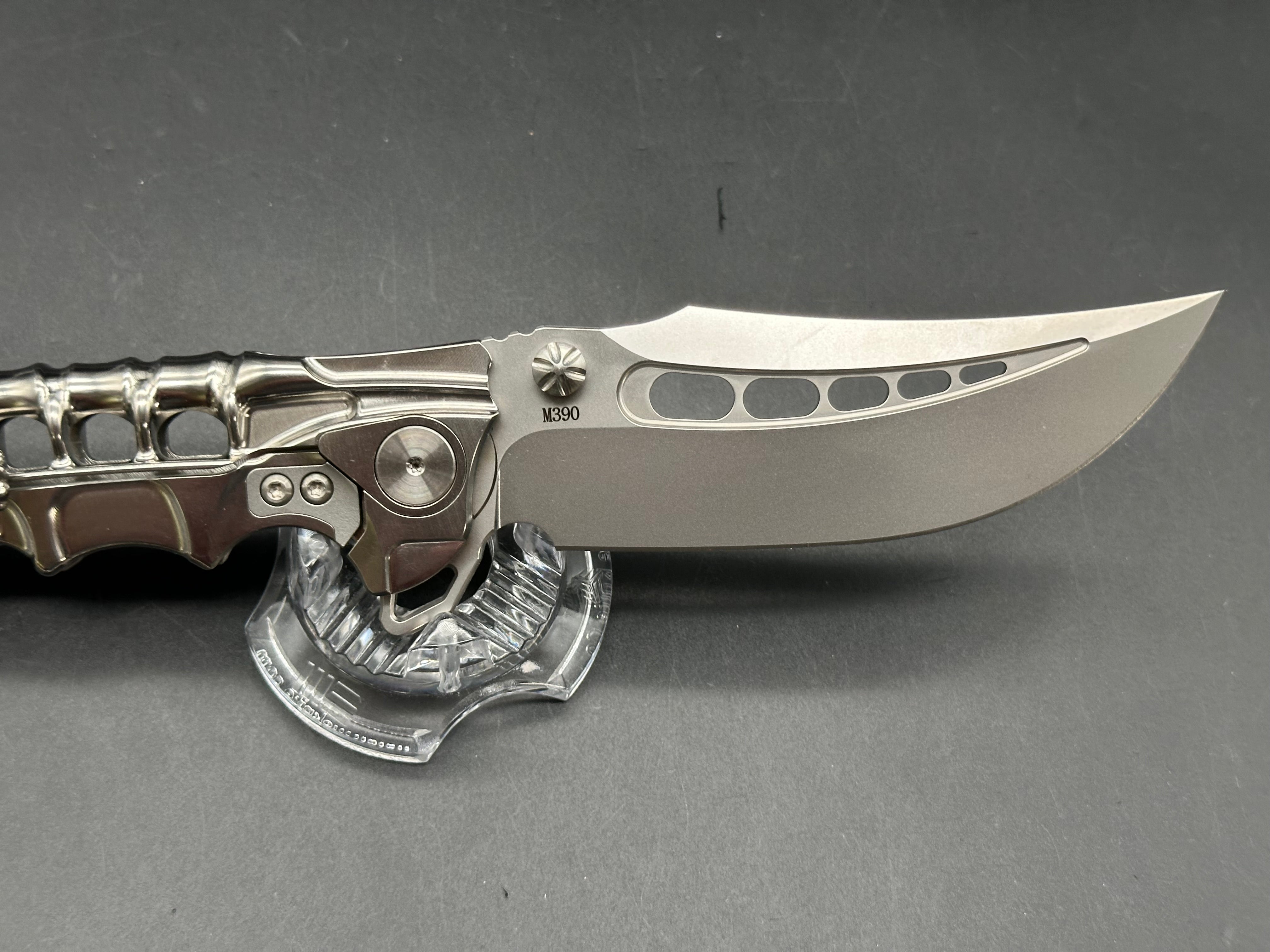 Andre DeVilliers Scavenger Ingegral Titanium handle w/M390 blade