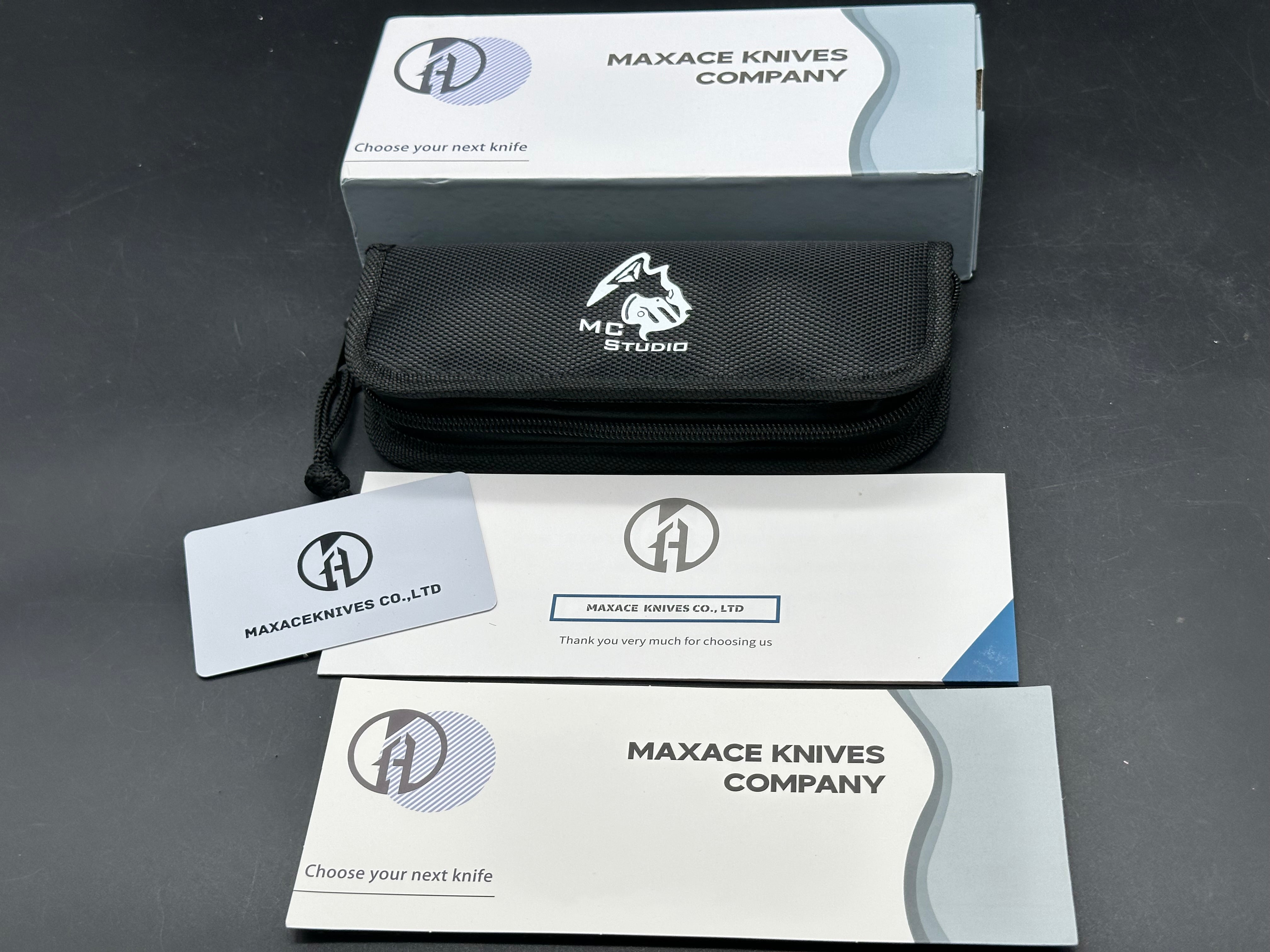 Maxace Medusa Carbon Fiber / Magnacut Tanto / custom gold PVD