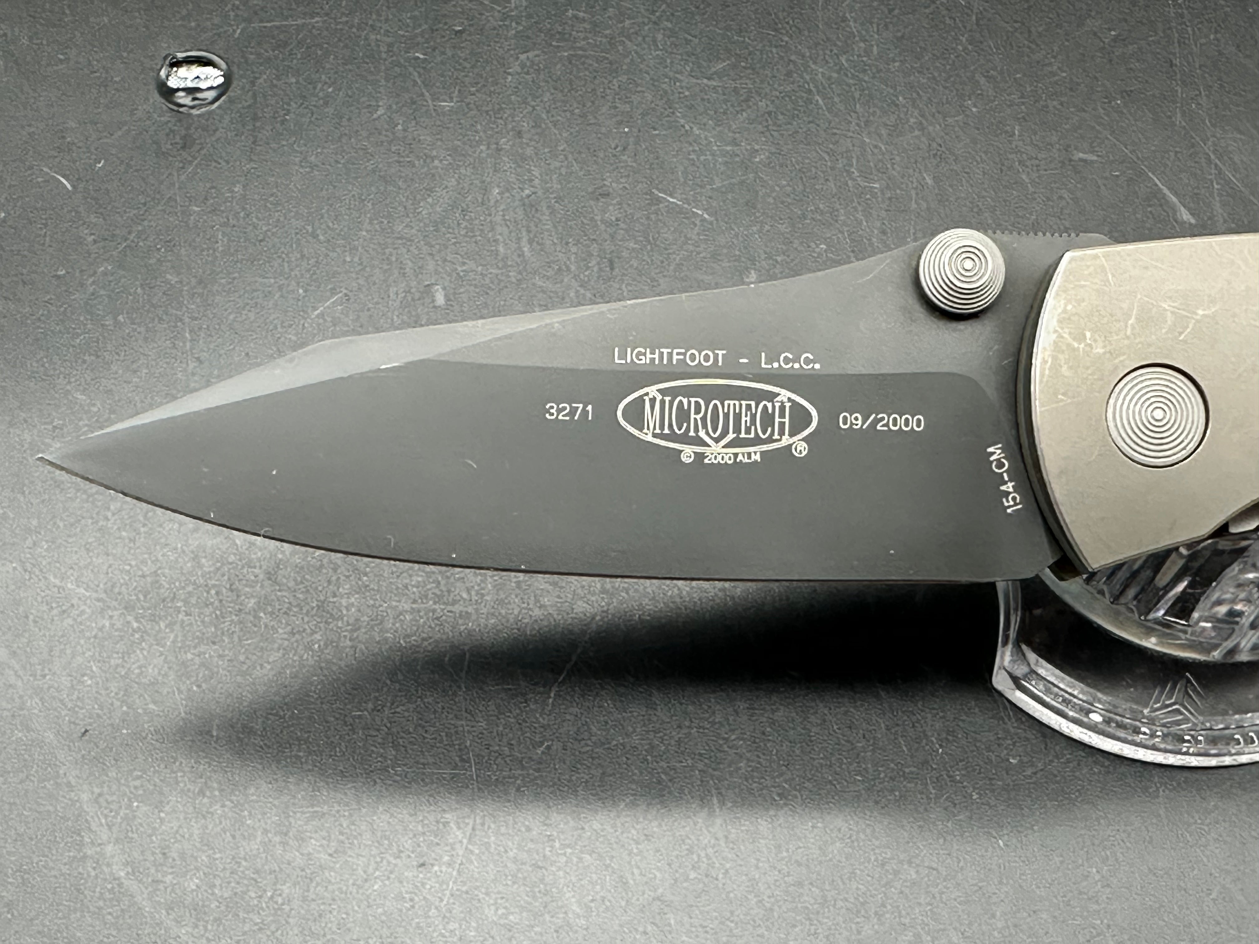 Microtech Lightfoot Manual Action LCC won the Collaboration Award at the 2000 Blade Show