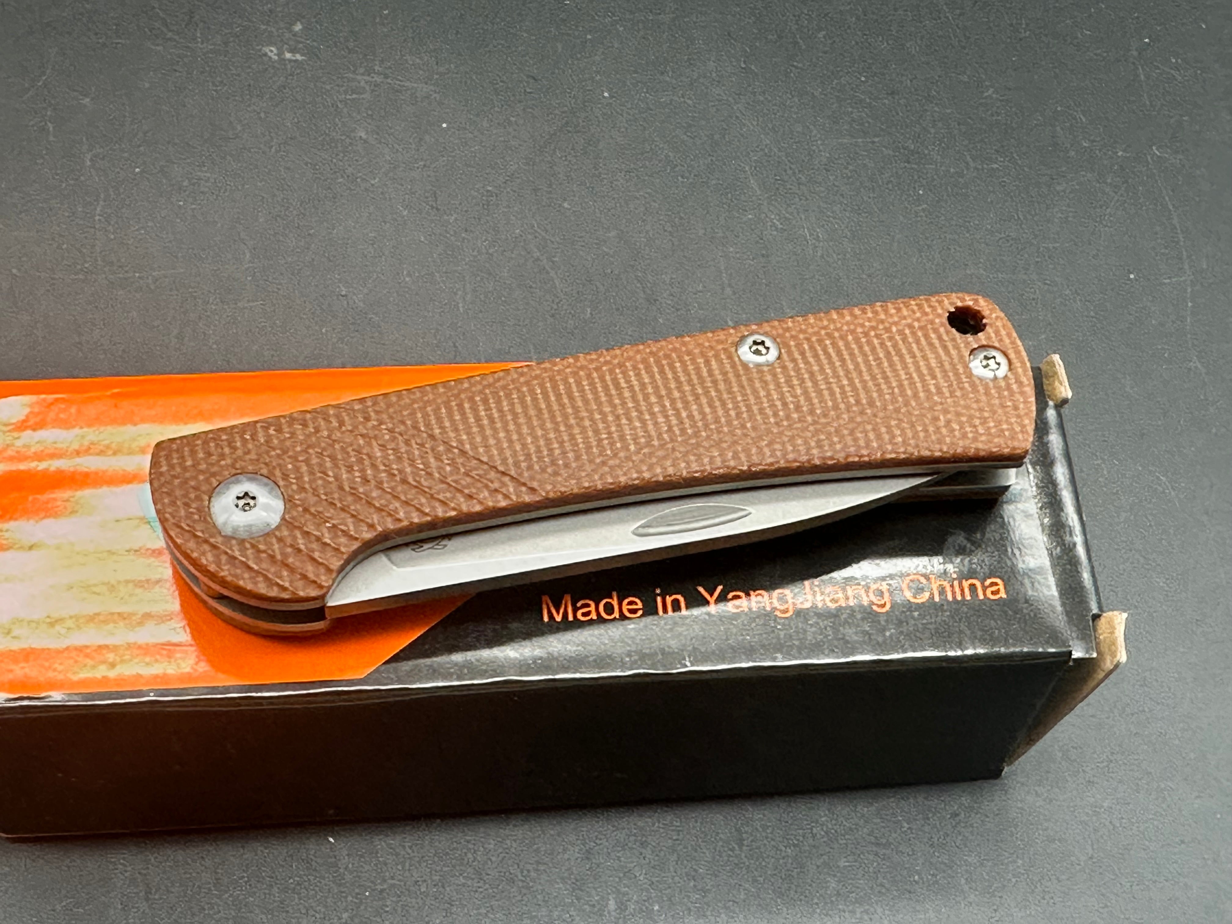 Sixleaf SL-07 slip joint, brown micarta scales, D2 blade