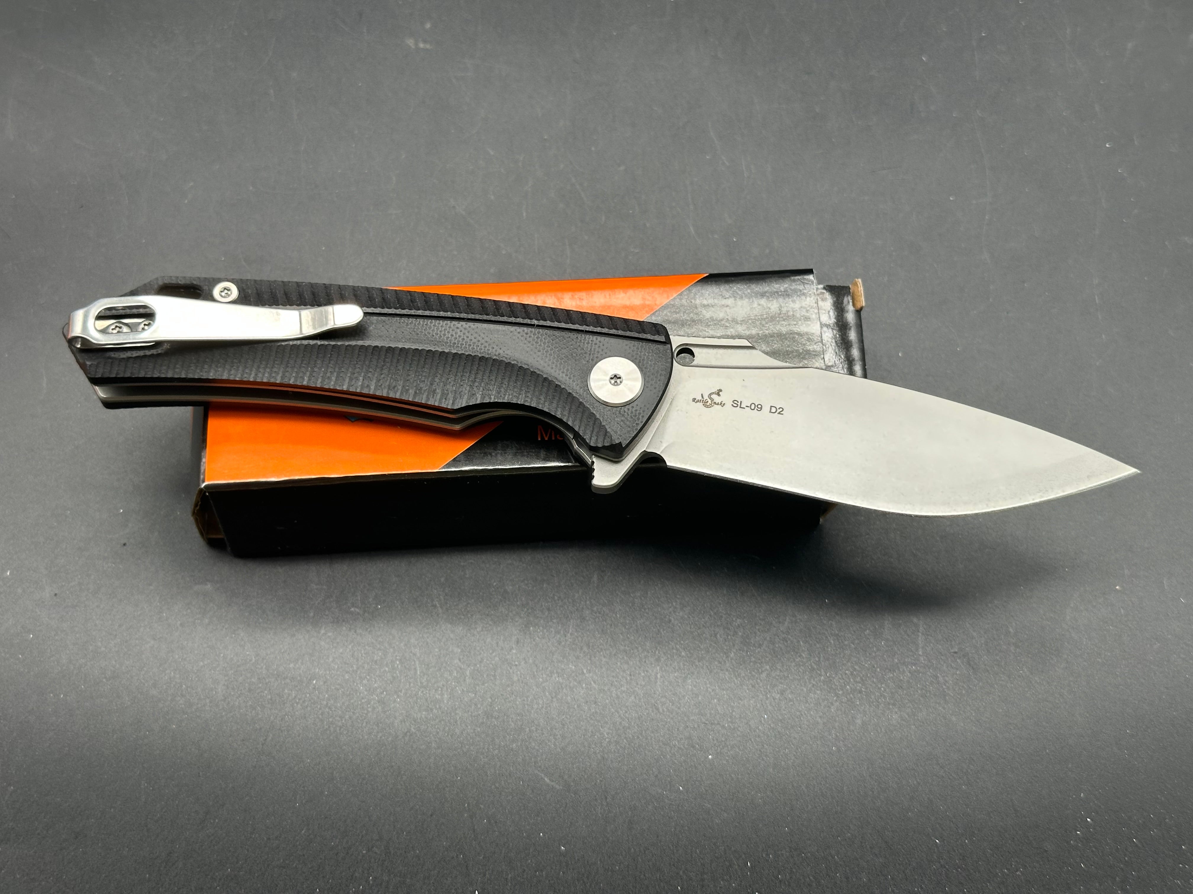 Sixleaf SL-09 liner lock, black G10 scales, D2 blade