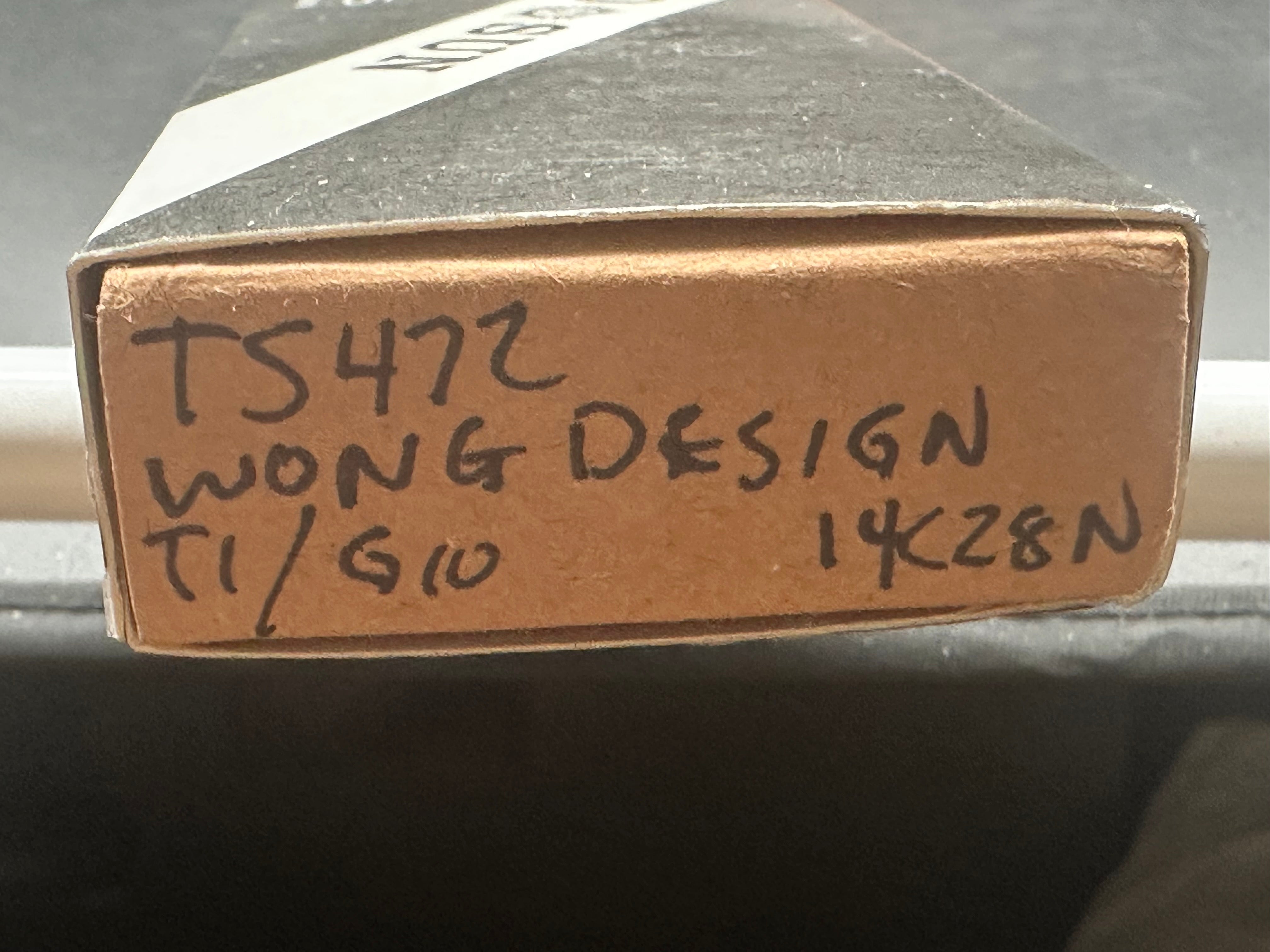 TwoSun TS472 Wong design, liner lock, titanium and orange G10 scales, 14c28n blade