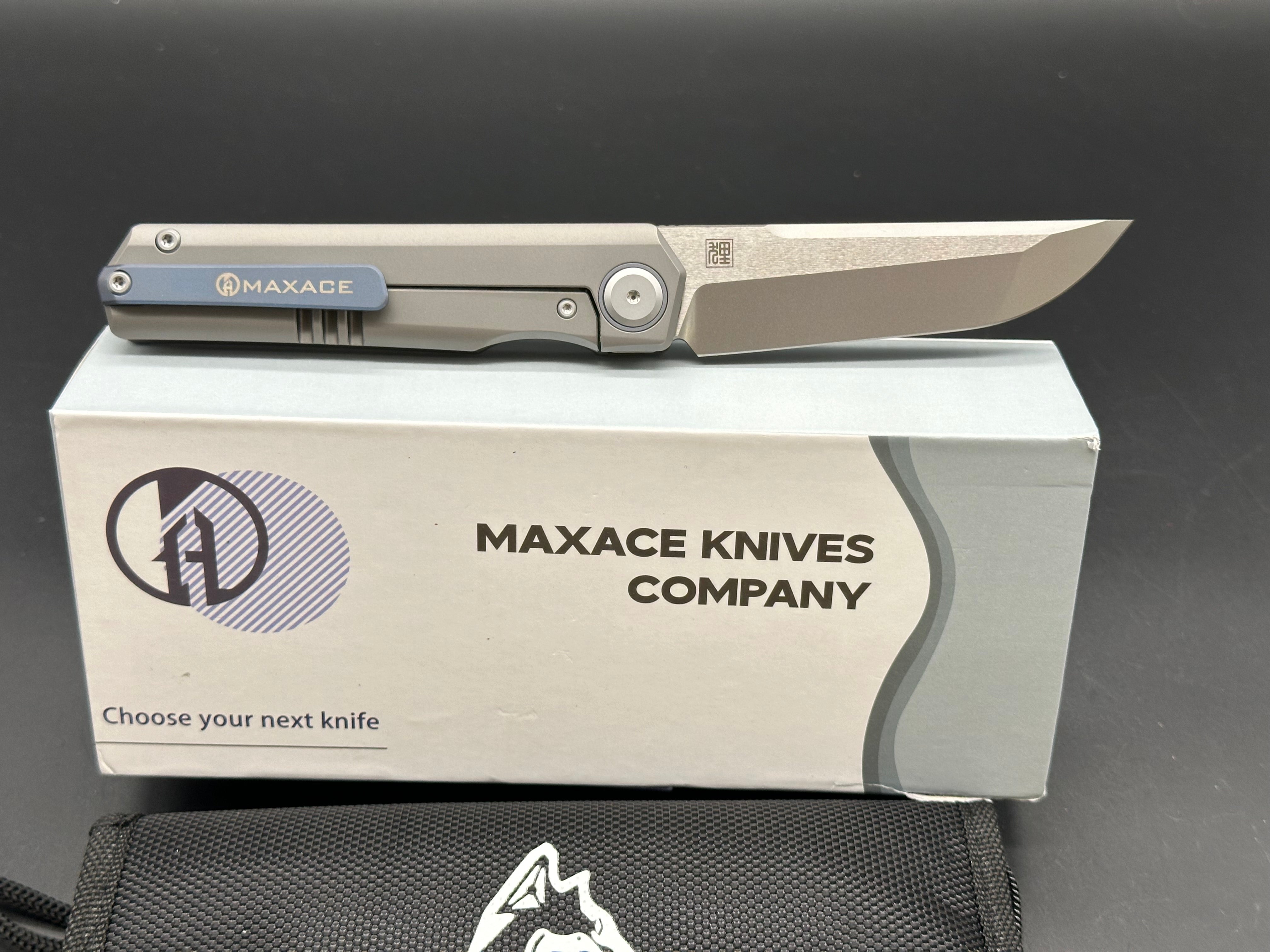 Maxace - Raccoon Dog/Grey Ti Handle/Tanto/