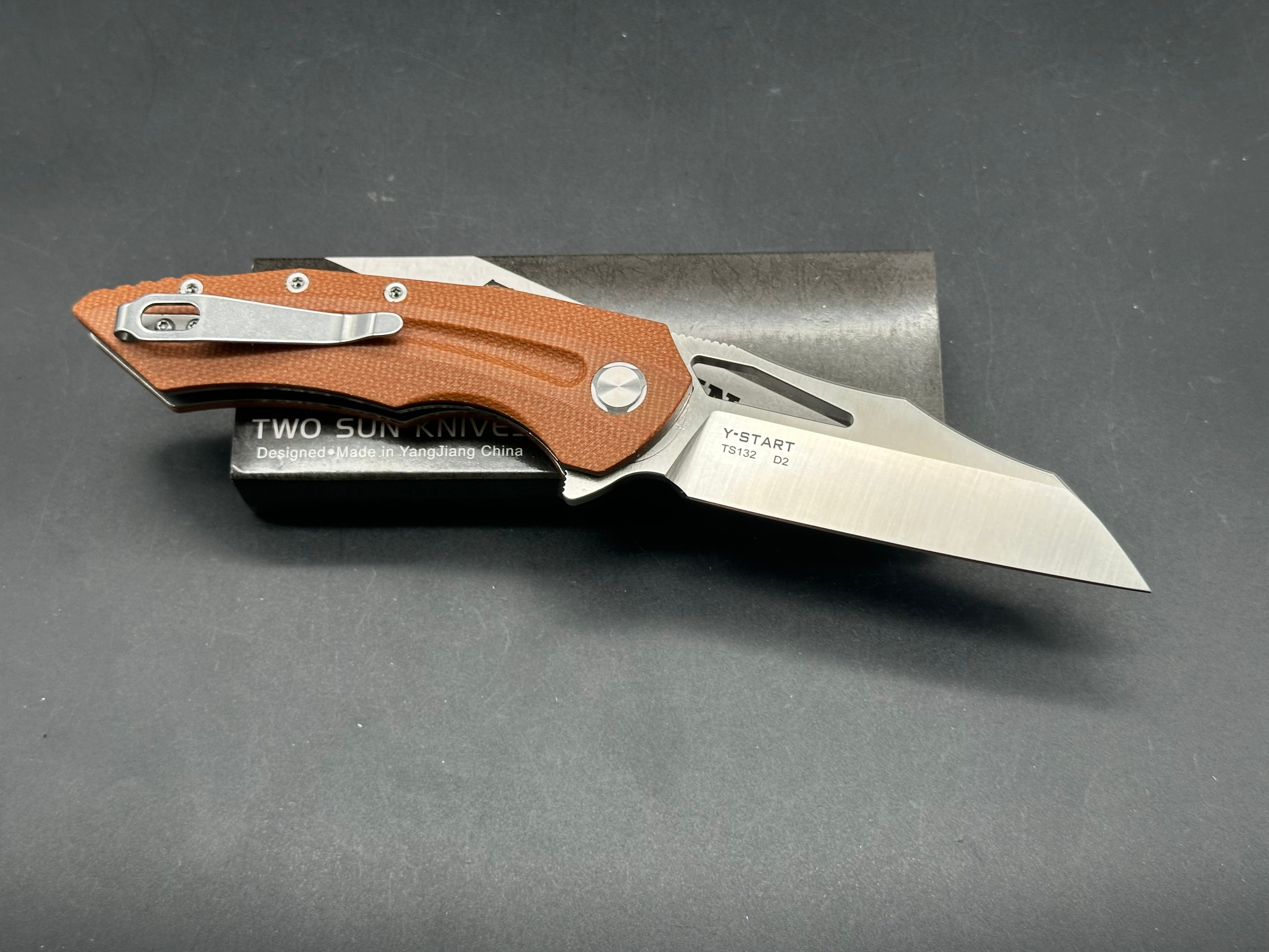 TwoSun TS132 Y-Start design, liner lock, micarta scales, D2 blade