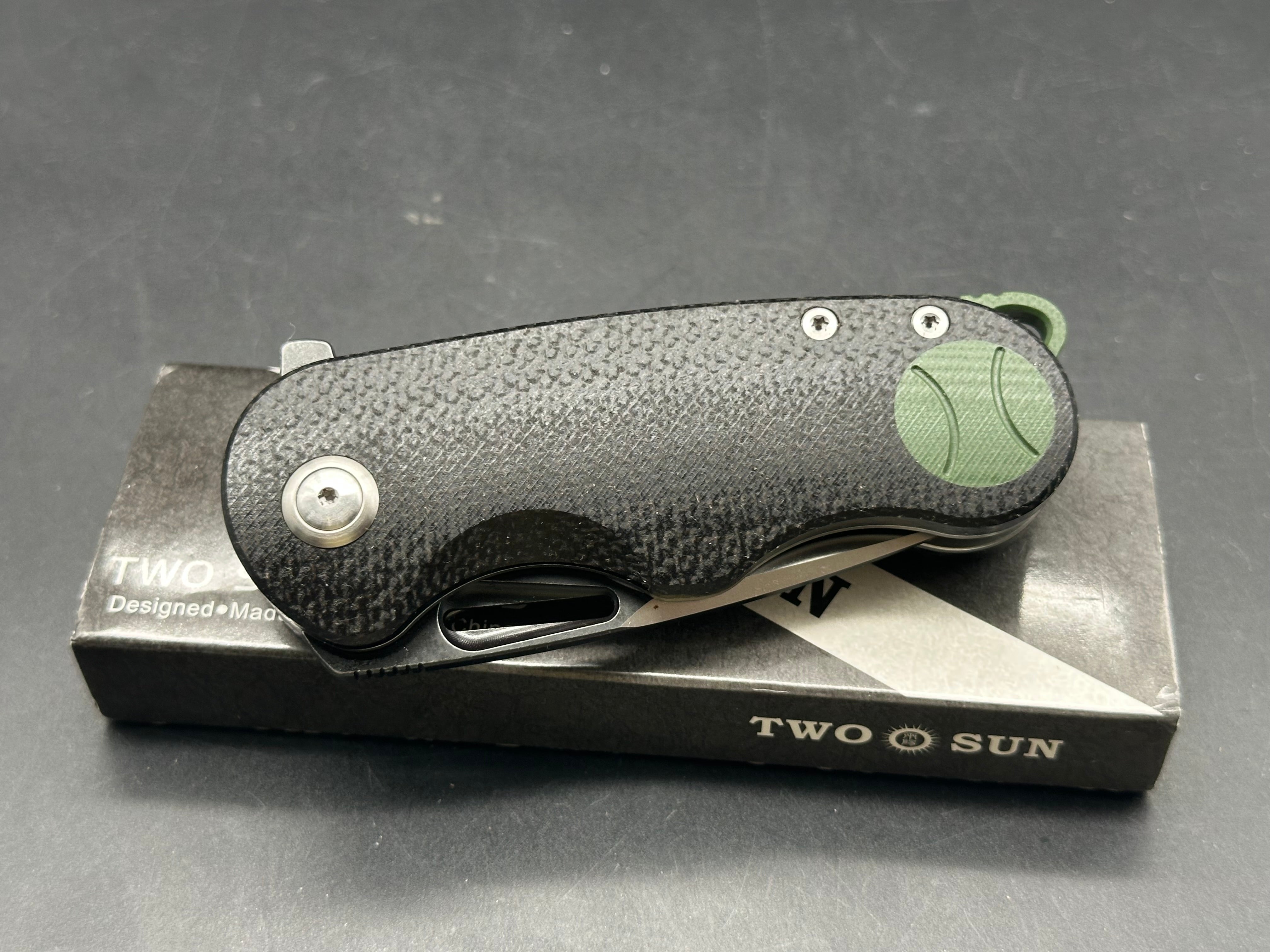 TwoSun TS506 David Chen design, liner lock, black micarta with green G10 inserts and back spacer, N690 blade