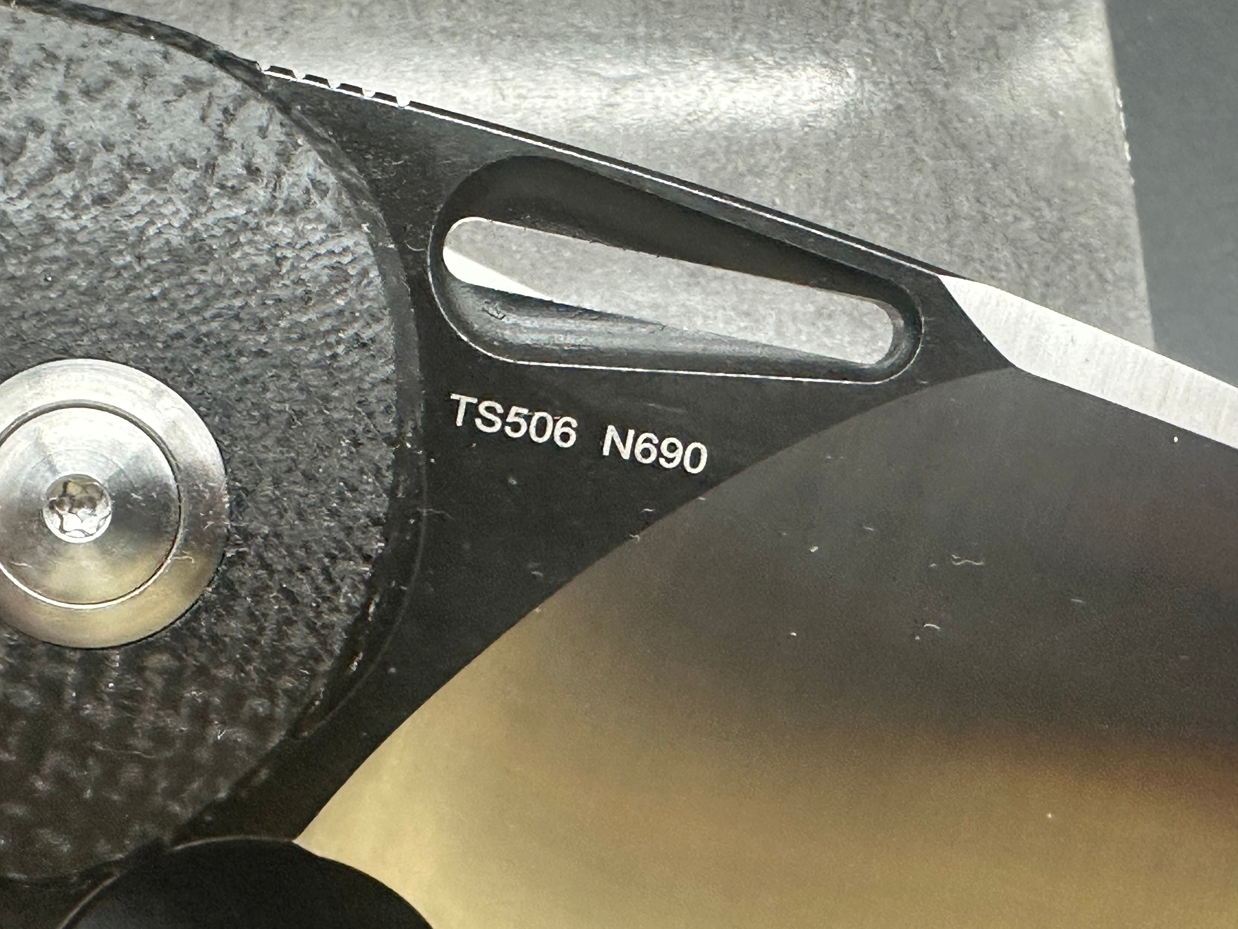 TwoSun TS506 David Chen design, liner lock, black micarta with green G10 inserts and back spacer, N690 blade