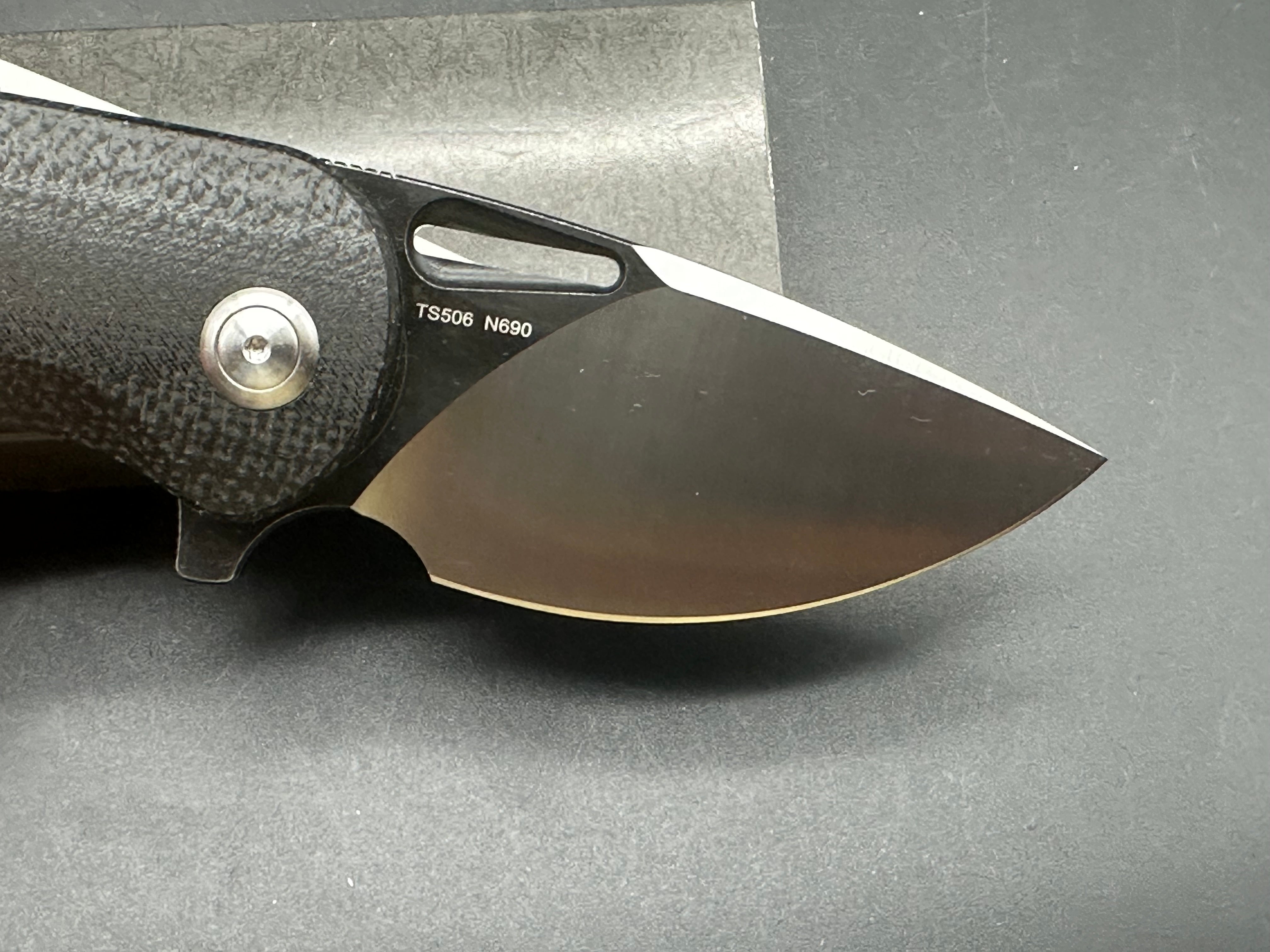 TwoSun TS506 David Chen design, liner lock, black micarta with green G10 inserts and back spacer, N690 blade