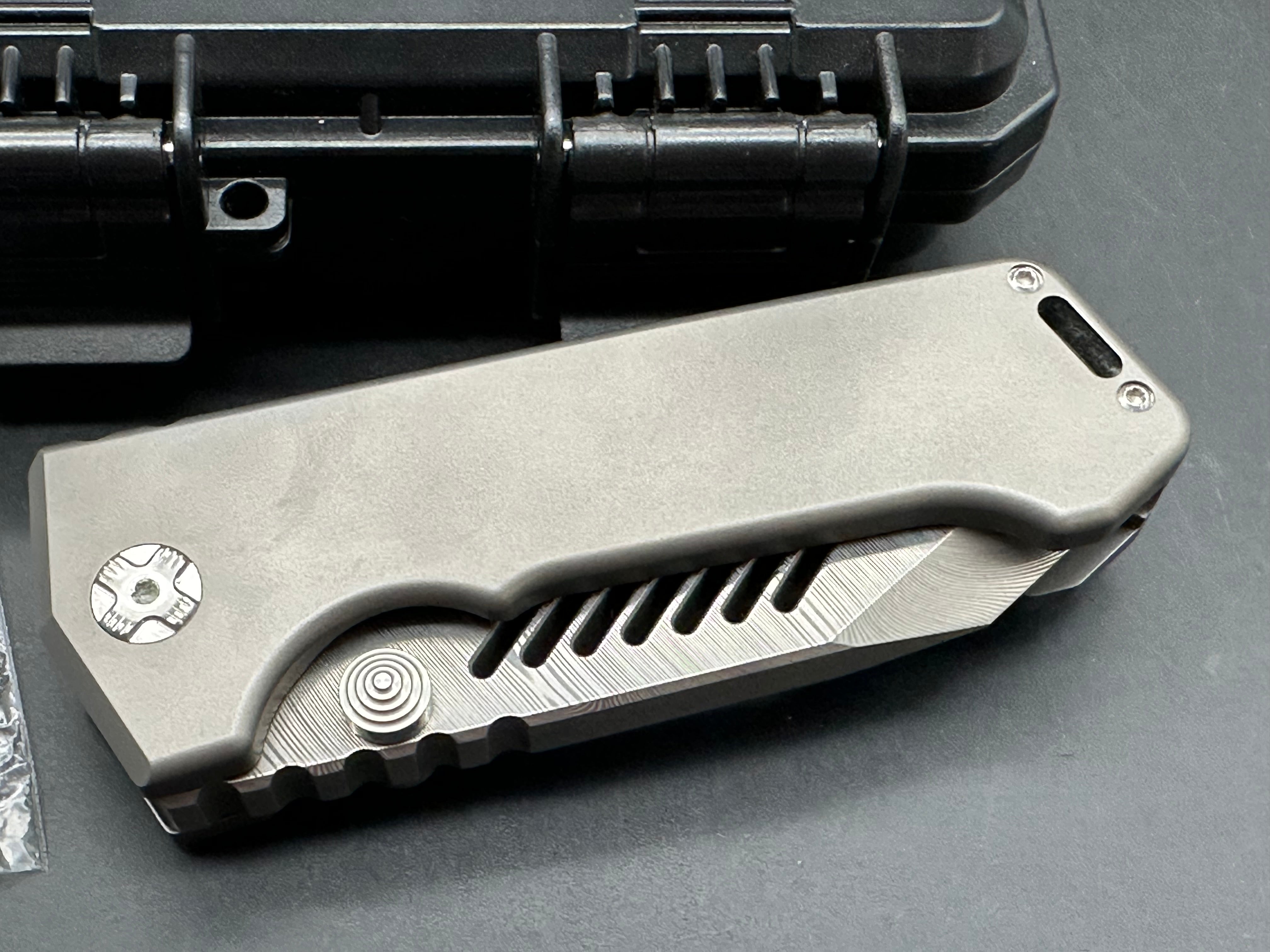 PMP Knives - Alpha Beast (Limited Edition)/Grey Ti Handle + Zircuti Pocket Clip/Clip Point Tanto/Damasteel