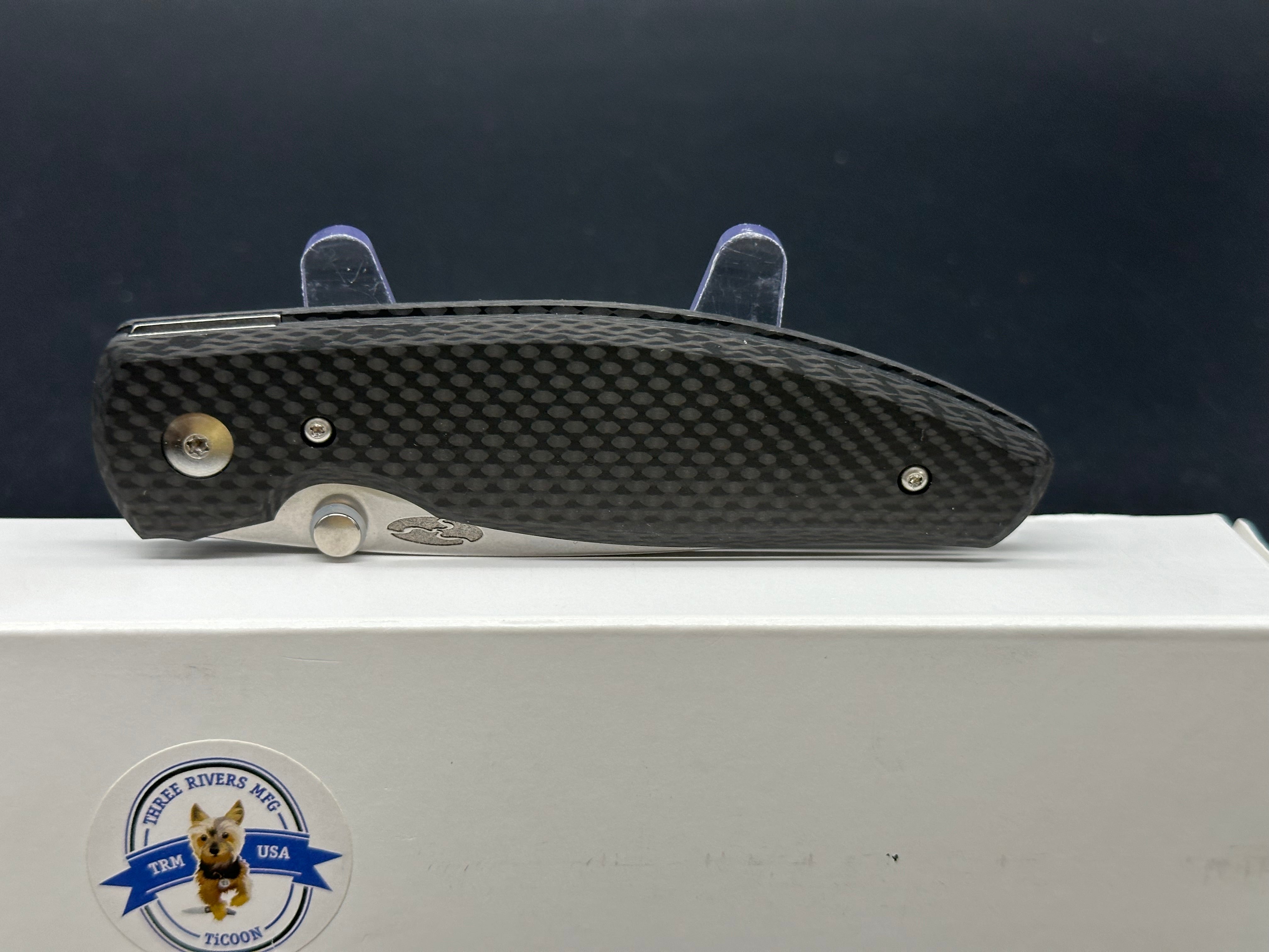 TRM Atom 3.5" 20CV blade Carbon Fiber Scales, plus extra Flat Gray G10 Scales
