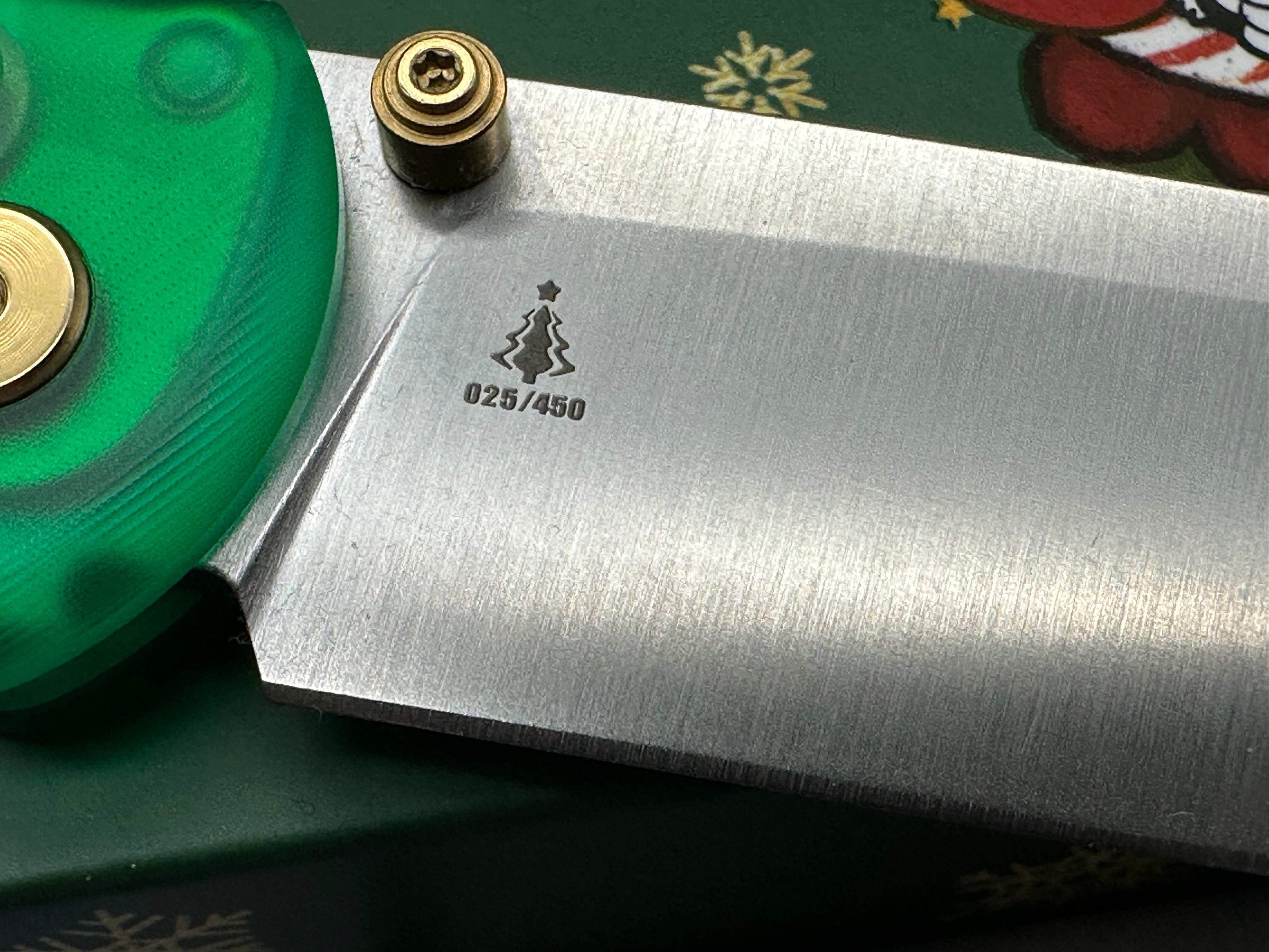 Kizer Drop Bear Holiday issue green handle w/154CM blade