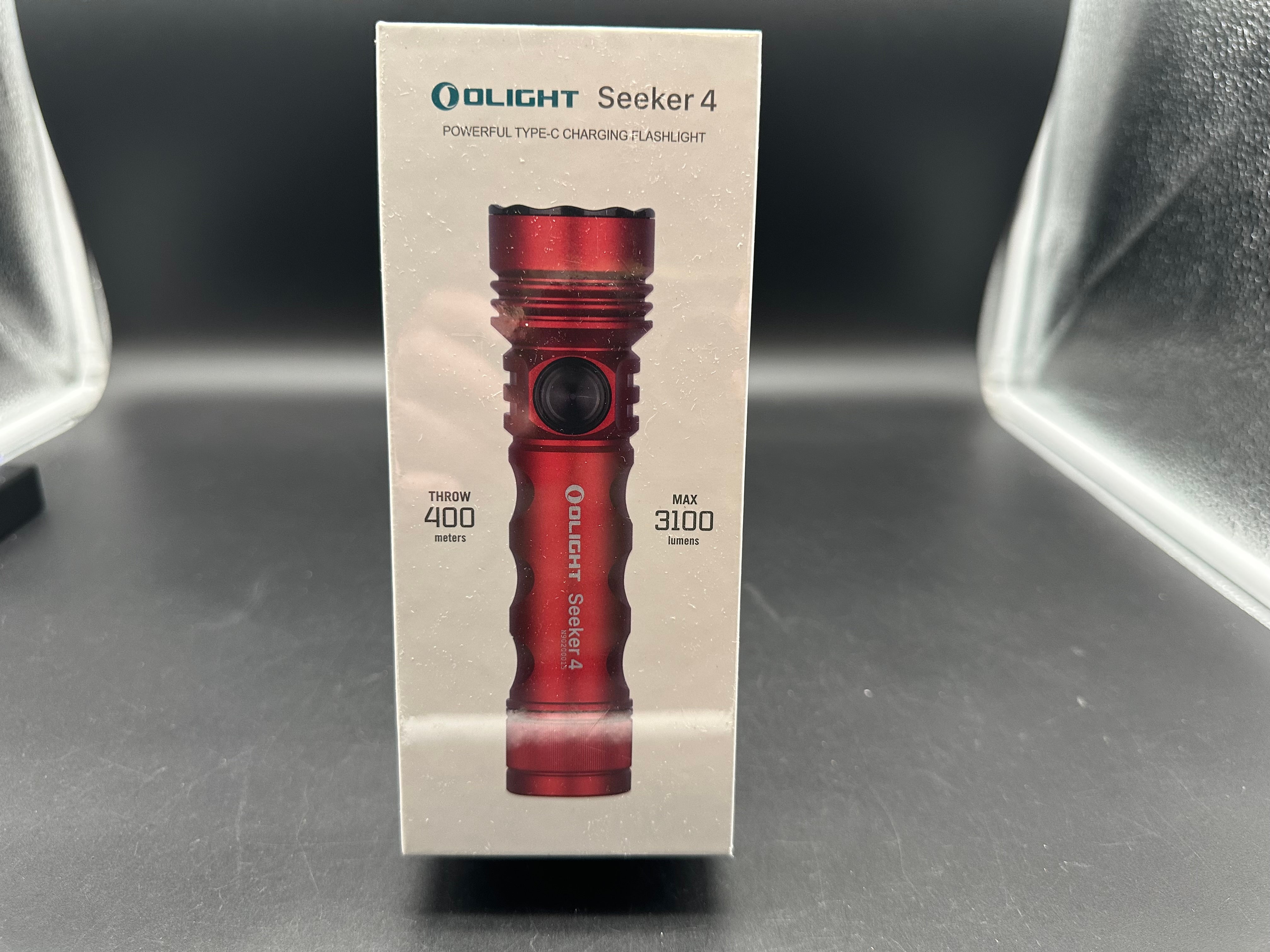 Olight Seeker 4 red aluminum 3100 lumens (Sealed in box)