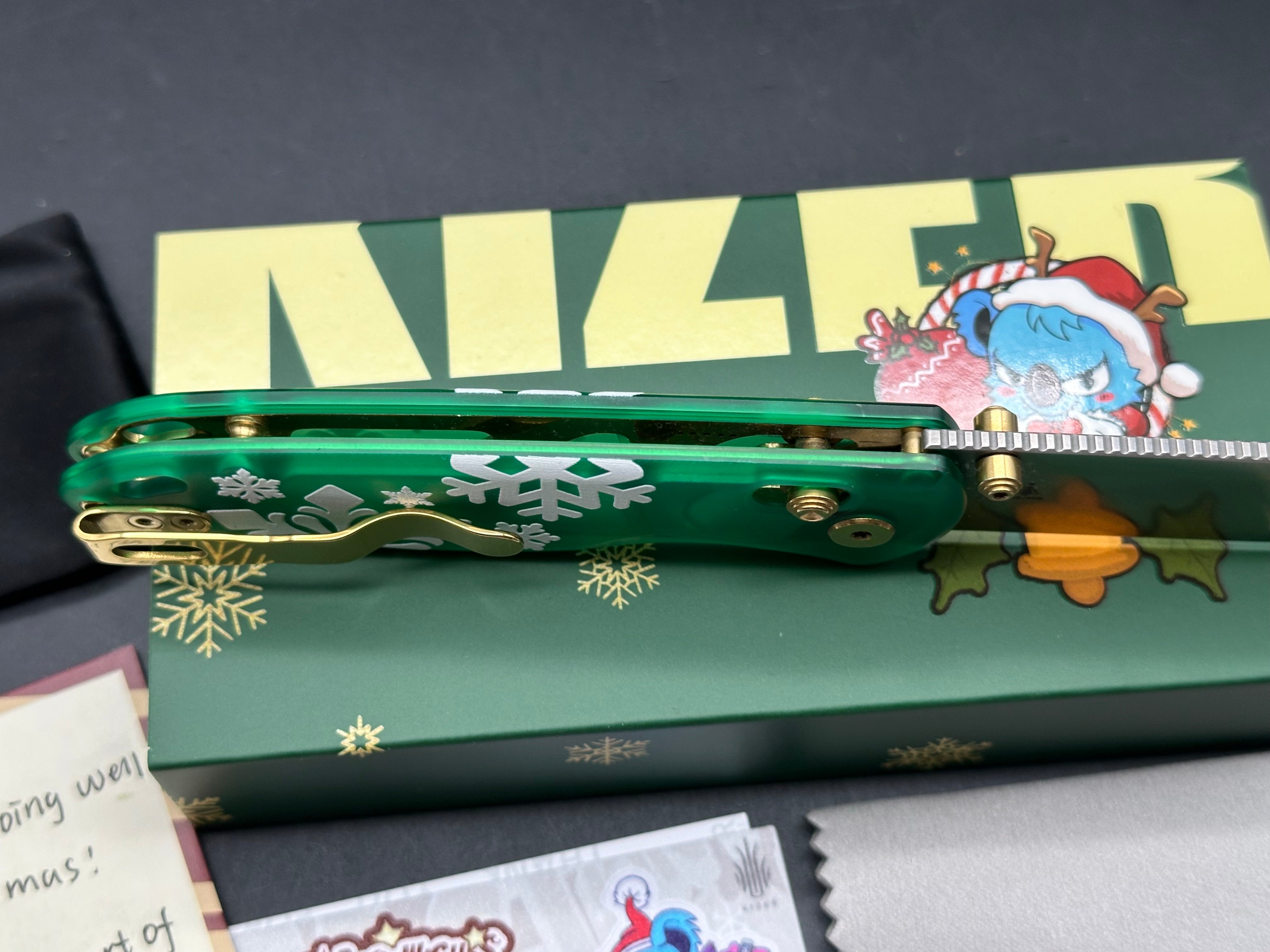 Kizer Drop Bear Holiday issue green handle w/154CM blade
