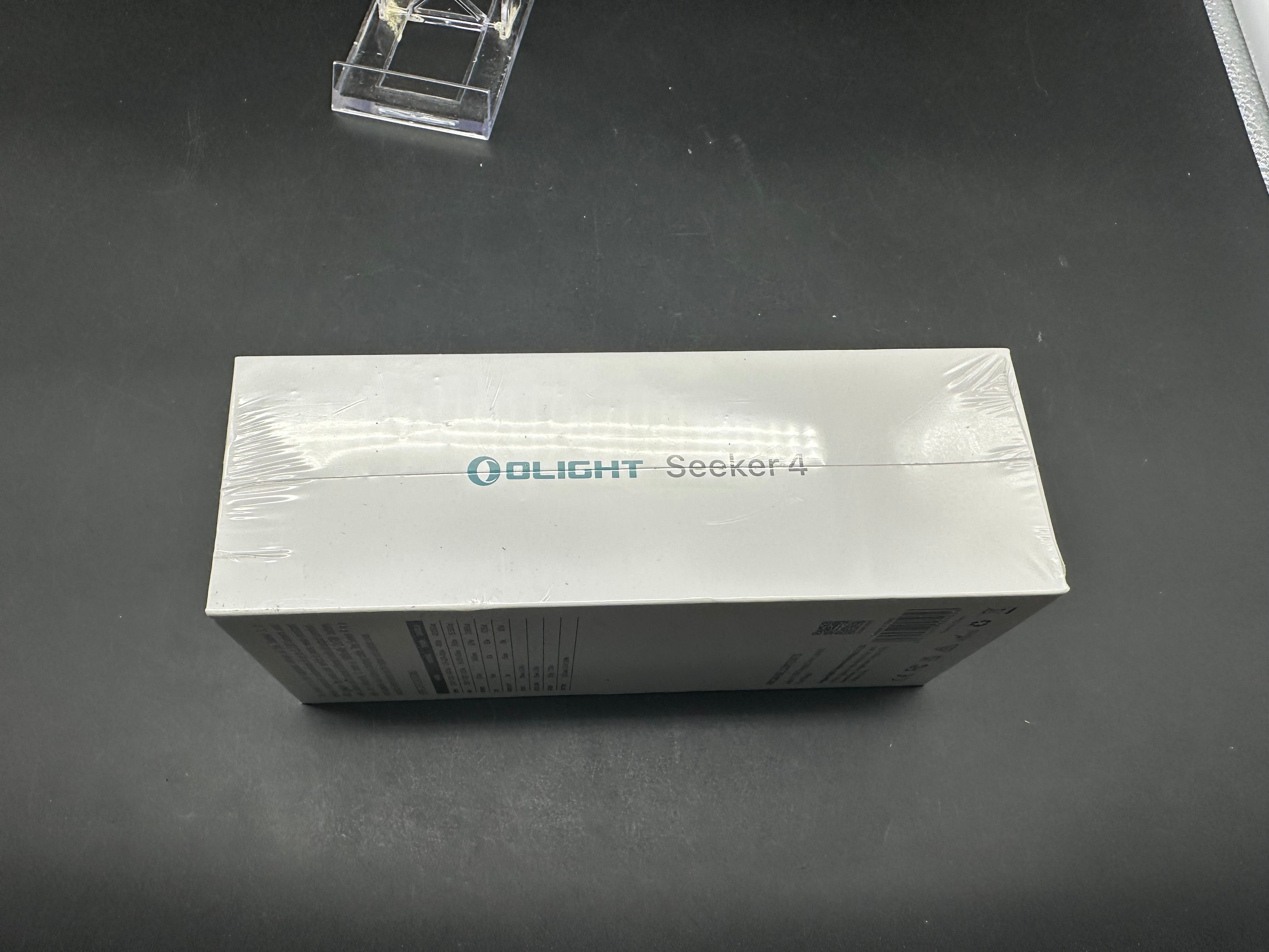 Olight Seeker 4 red aluminum 3100 lumens (Sealed in box)