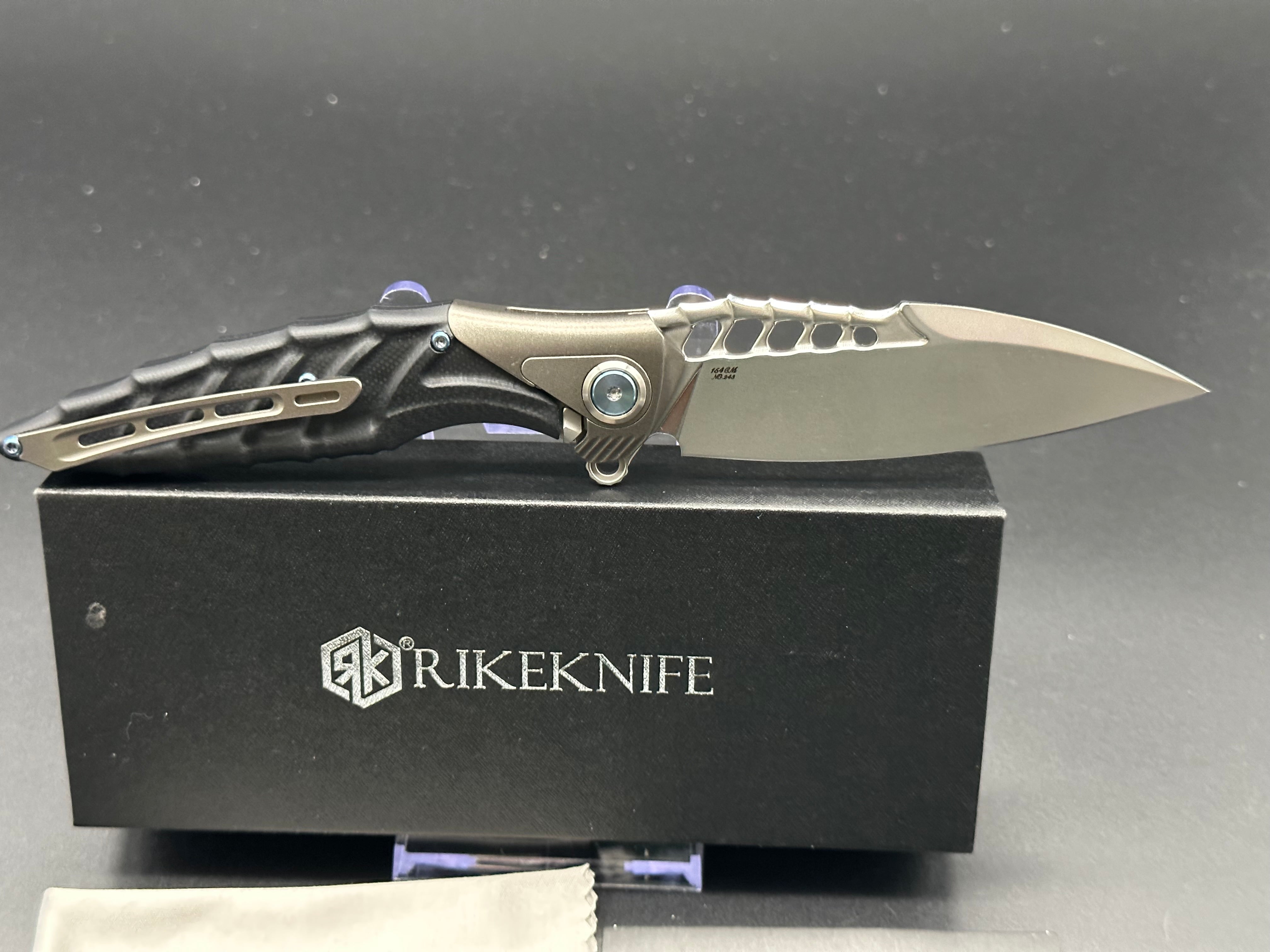 Rike Thor 7 Integral Titanium/Black G10 handle