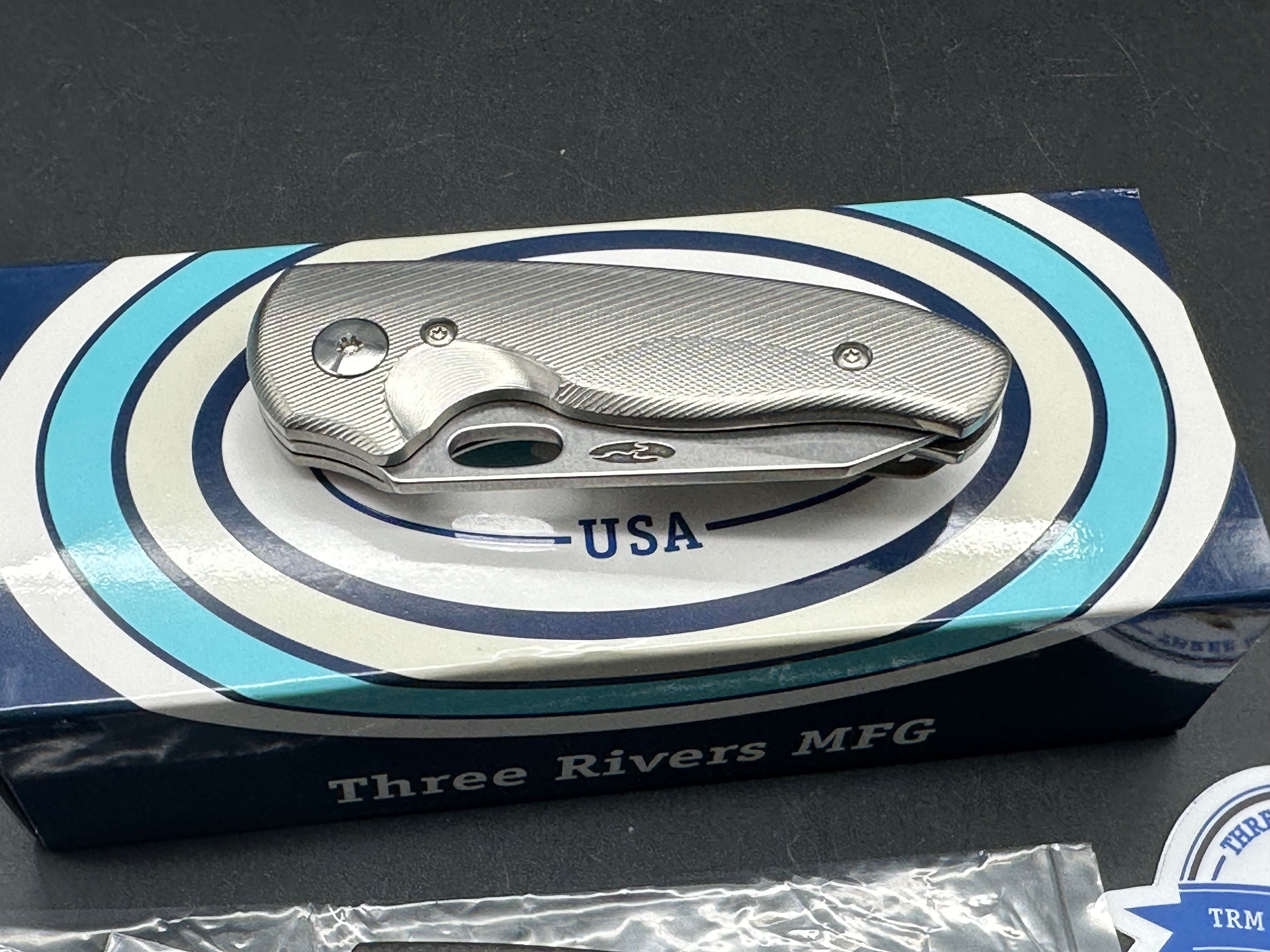 TRM Nerd Titanium, Stonewash 20CV + CF scales