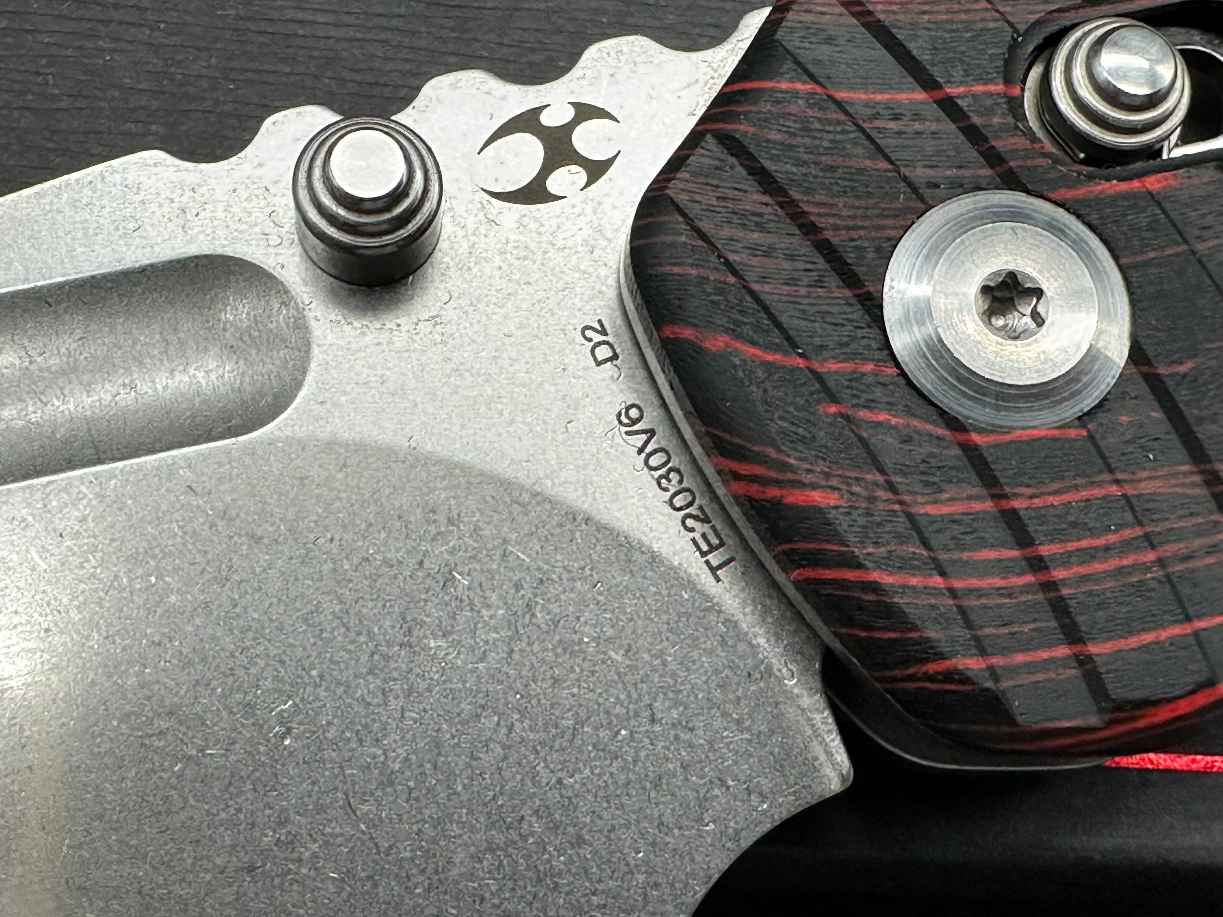 KANSEPT KORVID V | CROSSBAR LOCK | RED & BLACK G-MASCUS | 2.91" STONEWASHED D2 BLADE