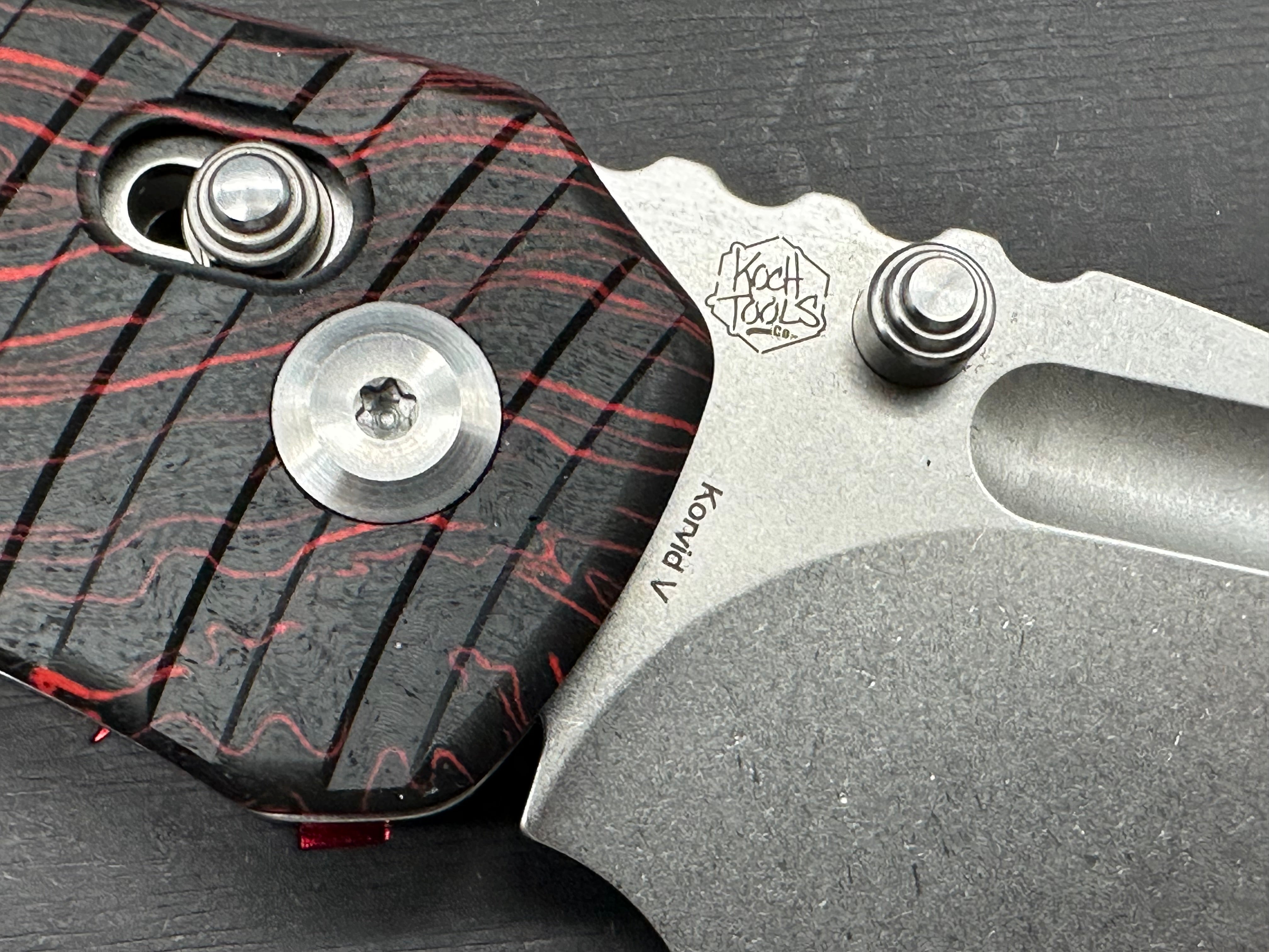 KANSEPT KORVID V | CROSSBAR LOCK | RED & BLACK G-MASCUS | 2.91" STONEWASHED D2 BLADE
