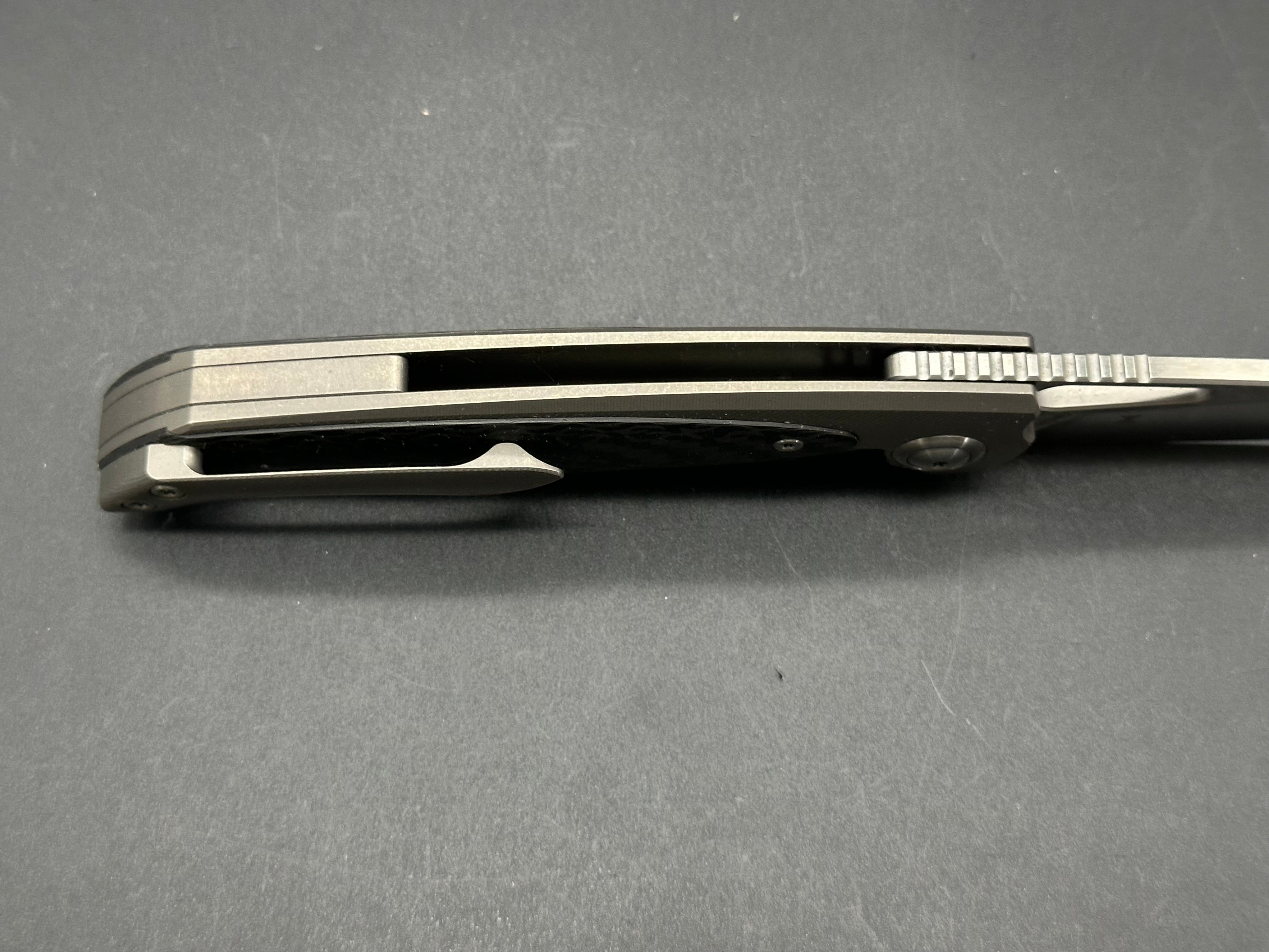 TWOSUN TS215 FOLDING KNIFE TITANIUM/CARBON FIBER HANDLE 14C28N PLAIN EDGE