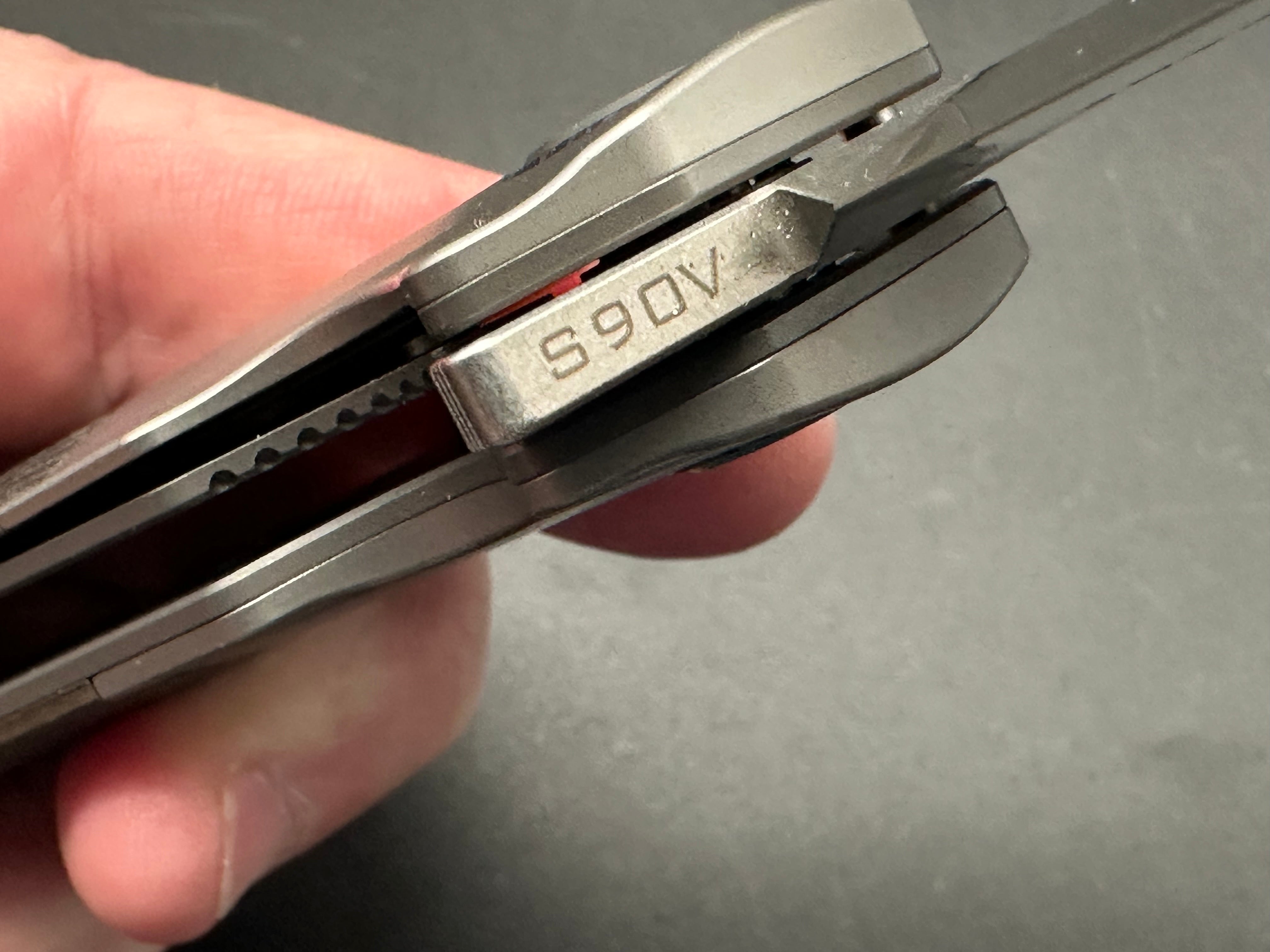 MAXACE MAMBA FOLDING KNIFE GREY CARBON FIBER HANDLE S90V