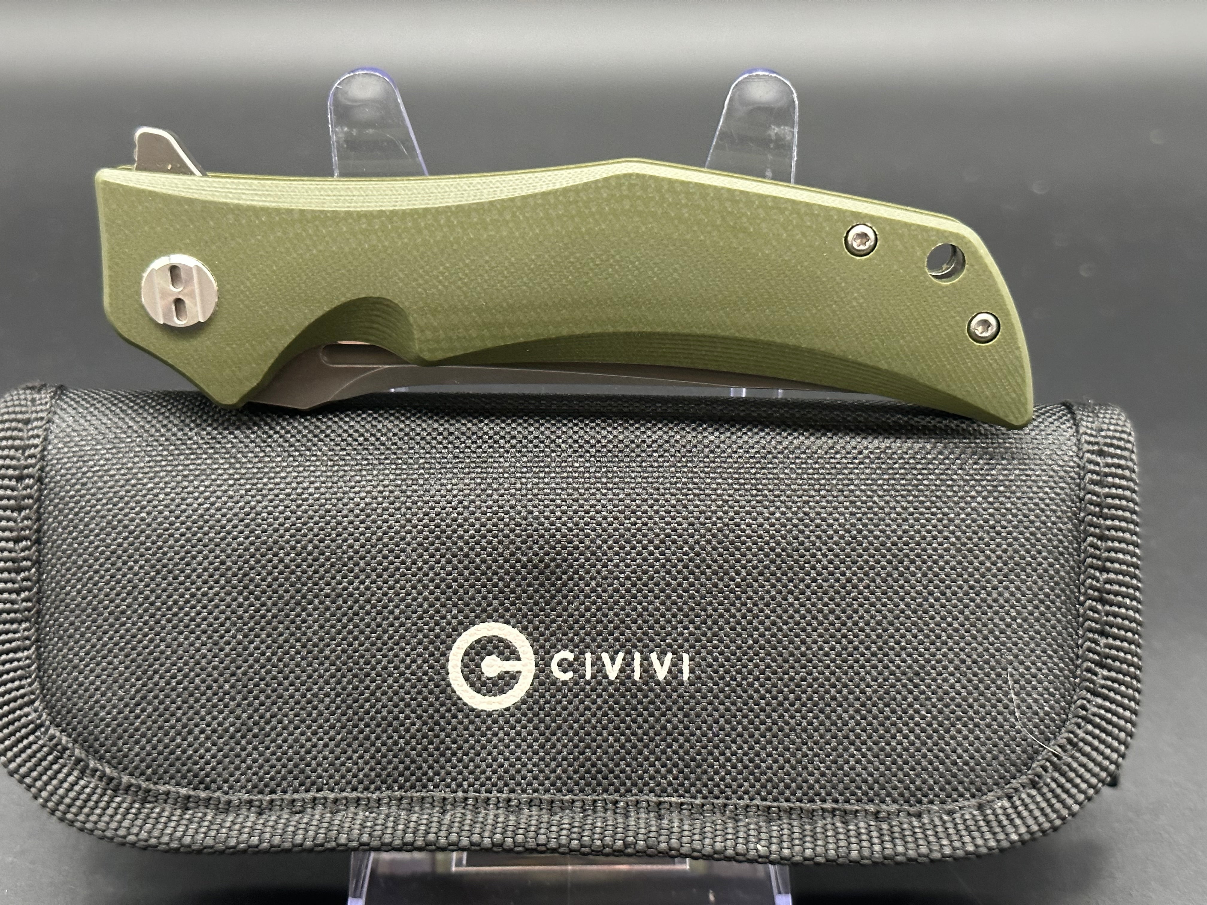 Bestech Scimitar green G10 scales w/D2 blade