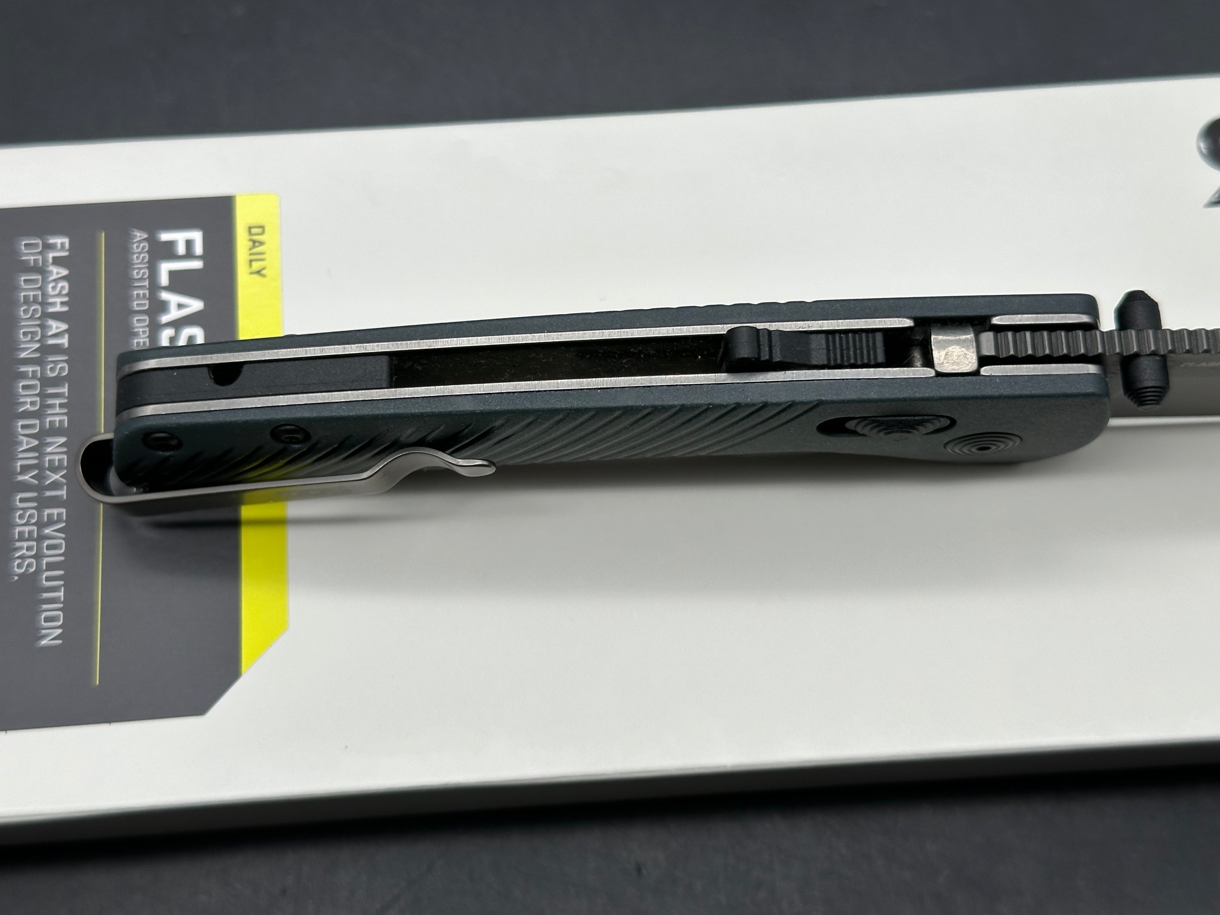 Sog Flash AT MK3 urban grey handle w/D2 blade