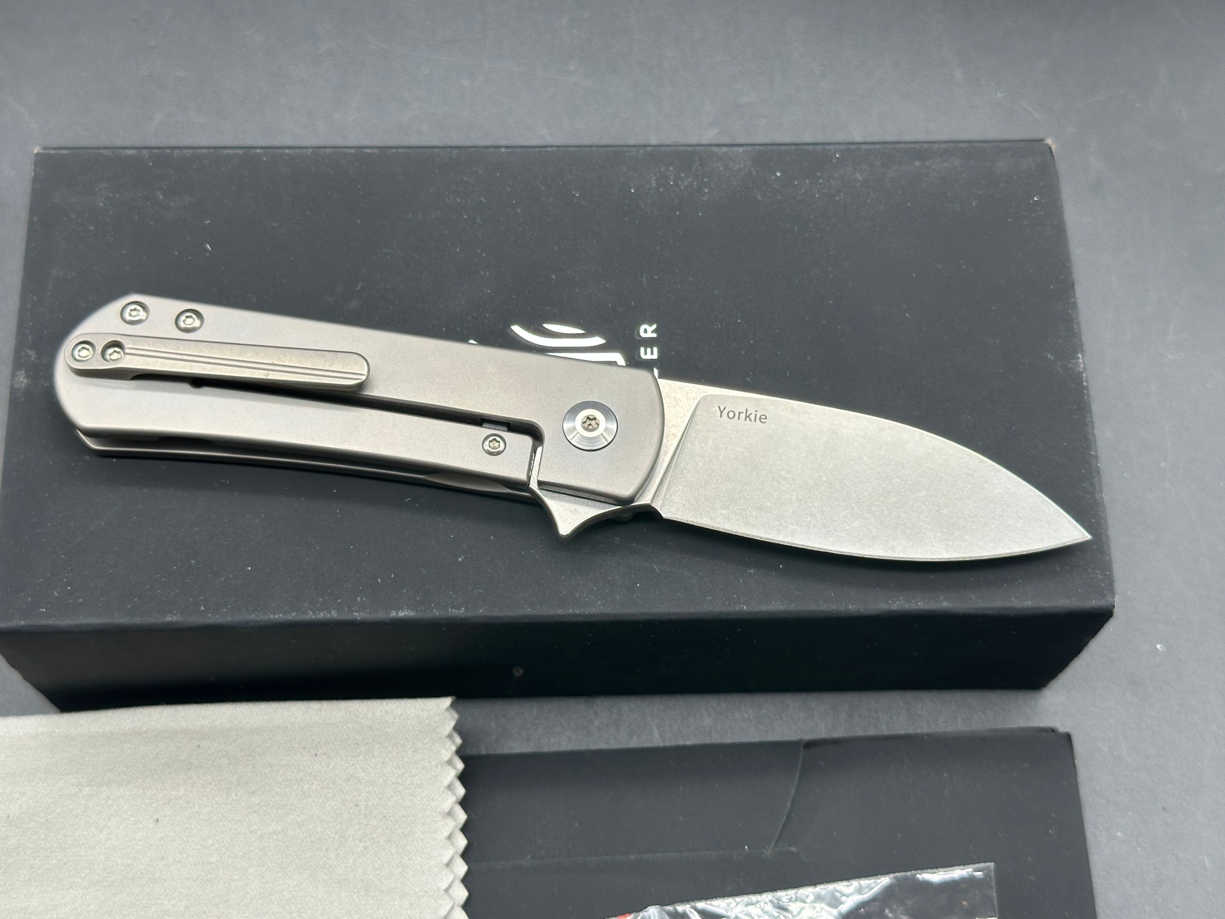 Kizer Yorkie Dark Valor