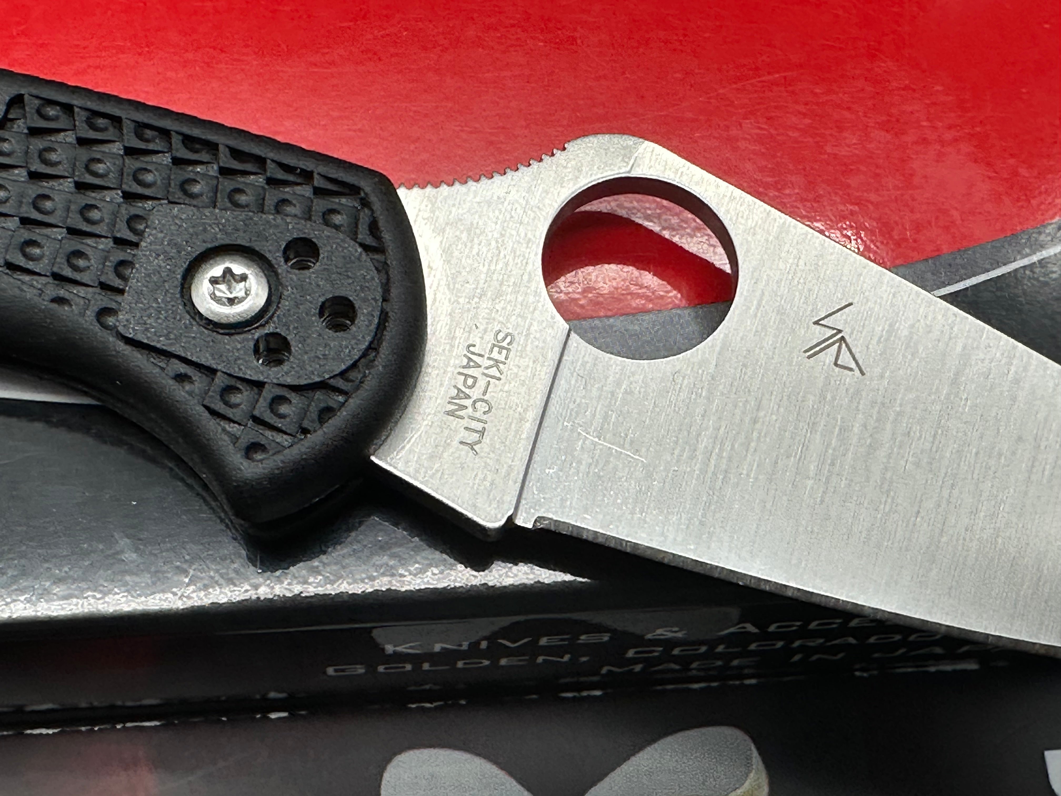 Spyderco Delica 4 Lightweight VG-10 Satin Blade with Black Handle